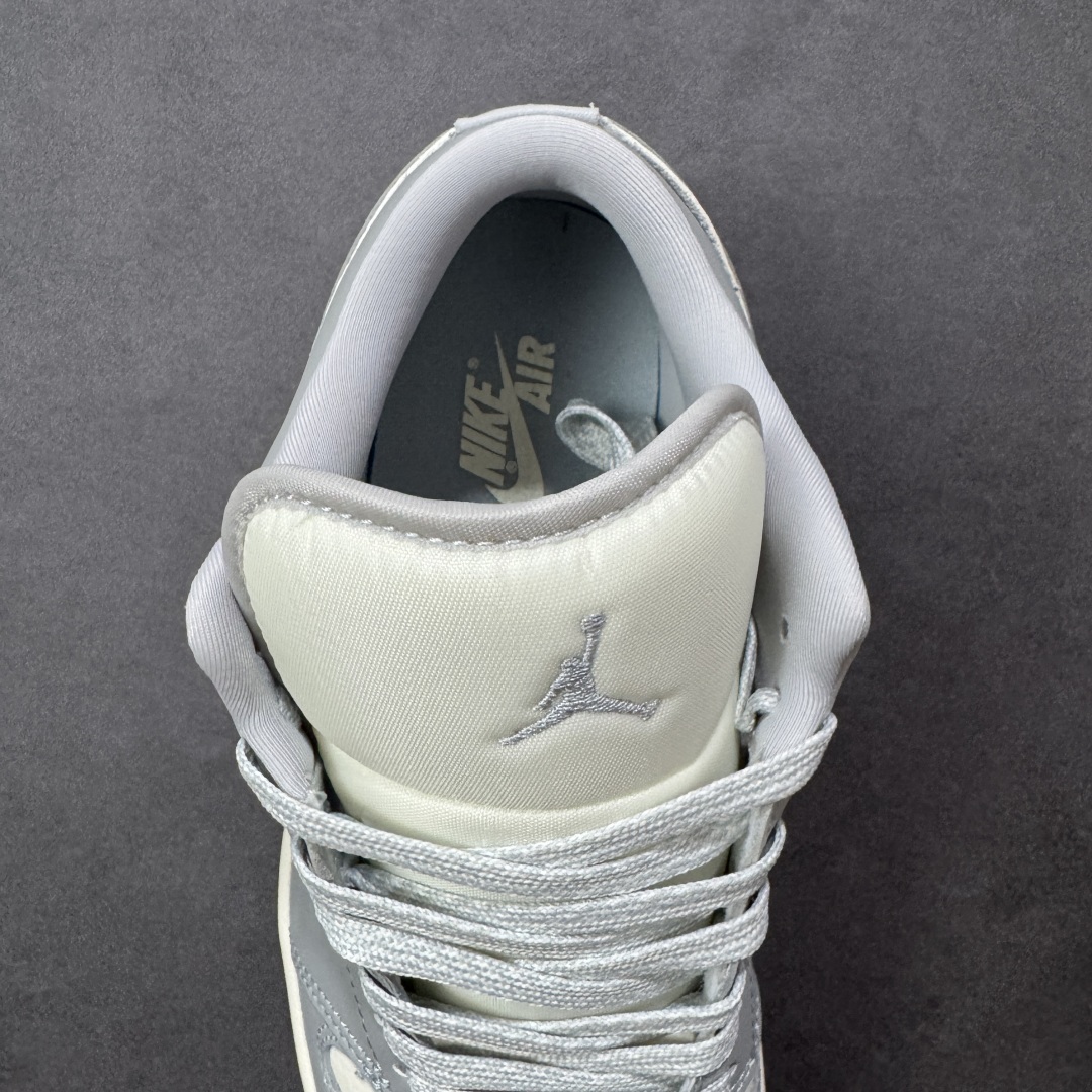 图片[7]-【定制版】Air Jordan 1 Low 斯图西 联名 高端定制 低帮复古篮球鞋  #定制鞋盒 大厂纯原品质出货 超高清洁度 皮料切割干净无任何毛边 细节完美 货号：QD1988-006  尺码：36 36.5 37.5 38 38.5 39 40 40.5 41 42 42.5 43 44 44.5 45 编码：HXSB330340-选品中心