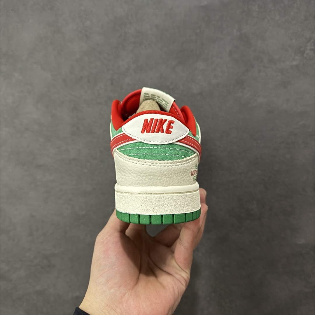 图片[4]-【定制版】Nike SB Dunk Low“北面联名——米绿红勾” 周年高端定制 低帮休闲板鞋 定制鞋盒 大厂纯原品质出货 超高清洁度 皮料切割干净无任何毛边 细节完美 货号：DG1988-011 尺码：36 36.5 37.5 38 38.5 39 40 40.5 41 42 42.5 43 44 44.5 45 编码：HXSB330340-选品中心