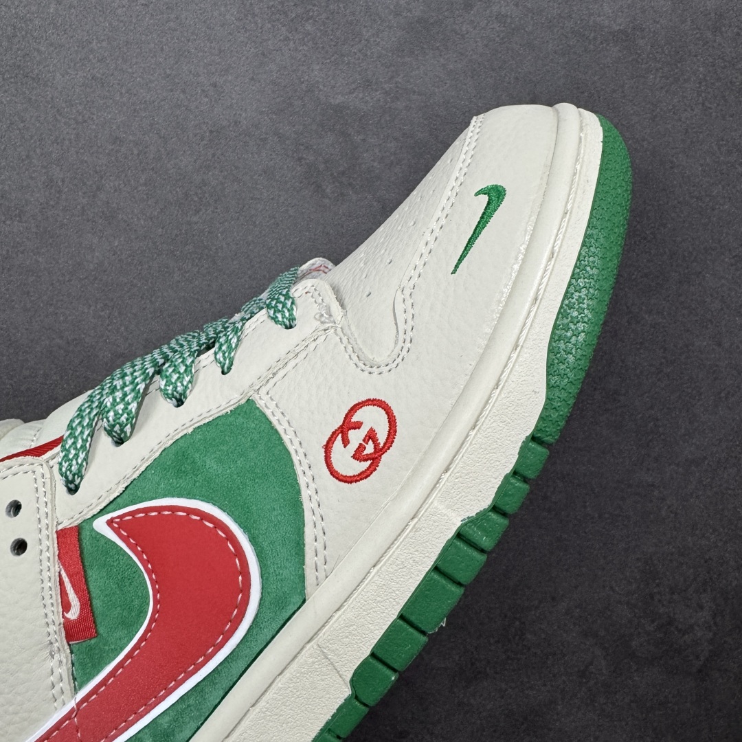 图片[5]-【定制版】Nike SB Dunk Low“北面联名——米绿红勾” 周年高端定制 低帮休闲板鞋 定制鞋盒 大厂纯原品质出货 超高清洁度 皮料切割干净无任何毛边 细节完美 货号：DG1988-011 尺码：36 36.5 37.5 38 38.5 39 40 40.5 41 42 42.5 43 44 44.5 45 编码：HXSB330340-选品中心