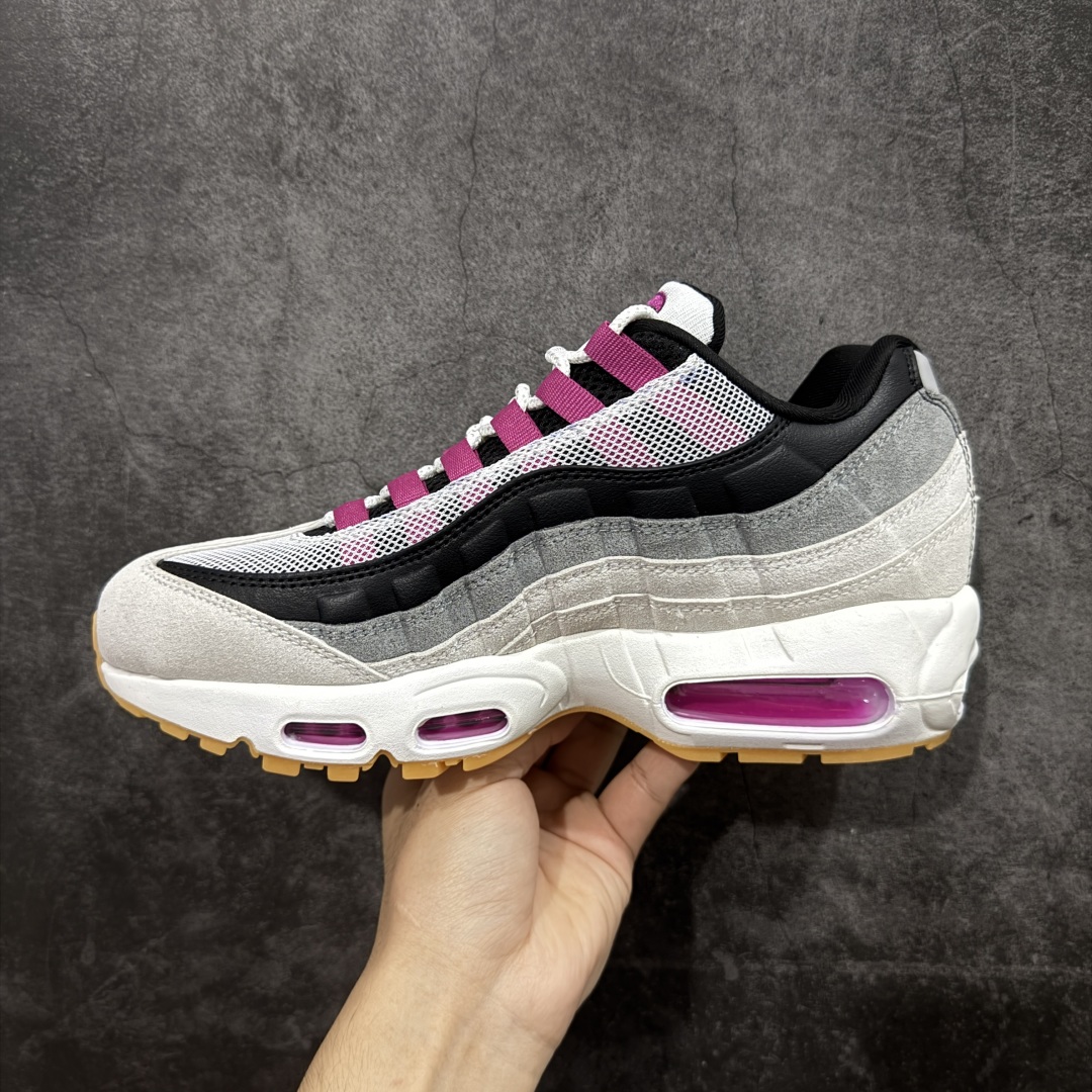 图片[2]-【PE版本】Nike SB Air Max 95 浅灰紫 HF7545-100 鞋款设计灵感源于人体构造 中底设计基于人体的脊柱构造 是整体设计的核心 尼龙孔眼代表了肋骨 而分层式面板和网眼象征着肌肉纤维和肉体组织 Air Max 95采用了两个独立的吹塑成型的Air-Sole单元 并首次在前掌使用可视化气垫设计 Swoosh logo夜当作一个 点符号放在了鞋子的后帮位置 20年的发展让 AIR MAX 95有了不同的故事 20年后再度面向世人的时候 焕然一新的面貌 让人有了另外一种清新脱俗的感觉 尺码：40 40.5 41 42 42.5 43 44 44.5 45 46 47.5-选品中心
