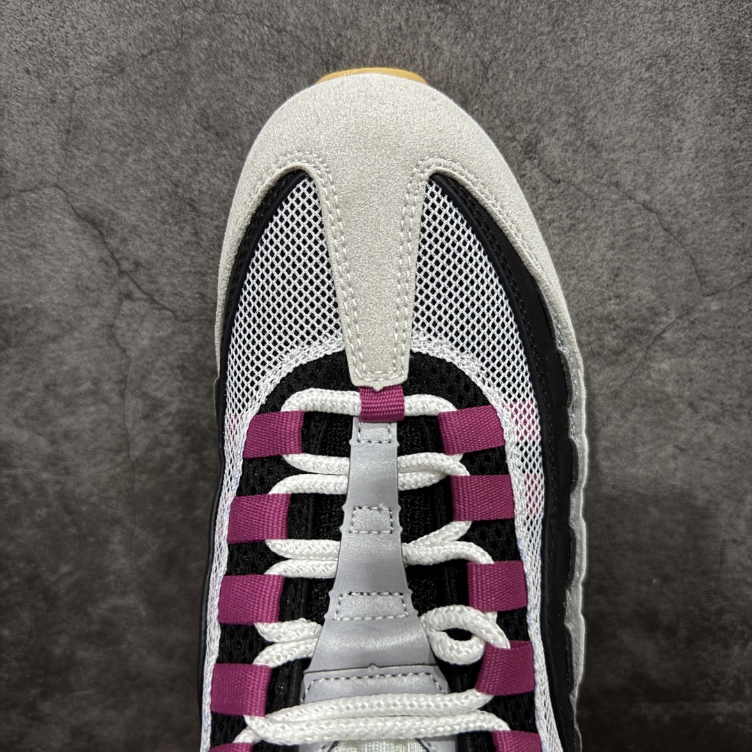 图片[5]-【PE版本】Nike SB Air Max 95 浅灰紫 HF7545-100 鞋款设计灵感源于人体构造 中底设计基于人体的脊柱构造 是整体设计的核心 尼龙孔眼代表了肋骨 而分层式面板和网眼象征着肌肉纤维和肉体组织 Air Max 95采用了两个独立的吹塑成型的Air-Sole单元 并首次在前掌使用可视化气垫设计 Swoosh logo夜当作一个 点符号放在了鞋子的后帮位置 20年的发展让 AIR MAX 95有了不同的故事 20年后再度面向世人的时候 焕然一新的面貌 让人有了另外一种清新脱俗的感觉 尺码：40 40.5 41 42 42.5 43 44 44.5 45 46 47.5-选品中心