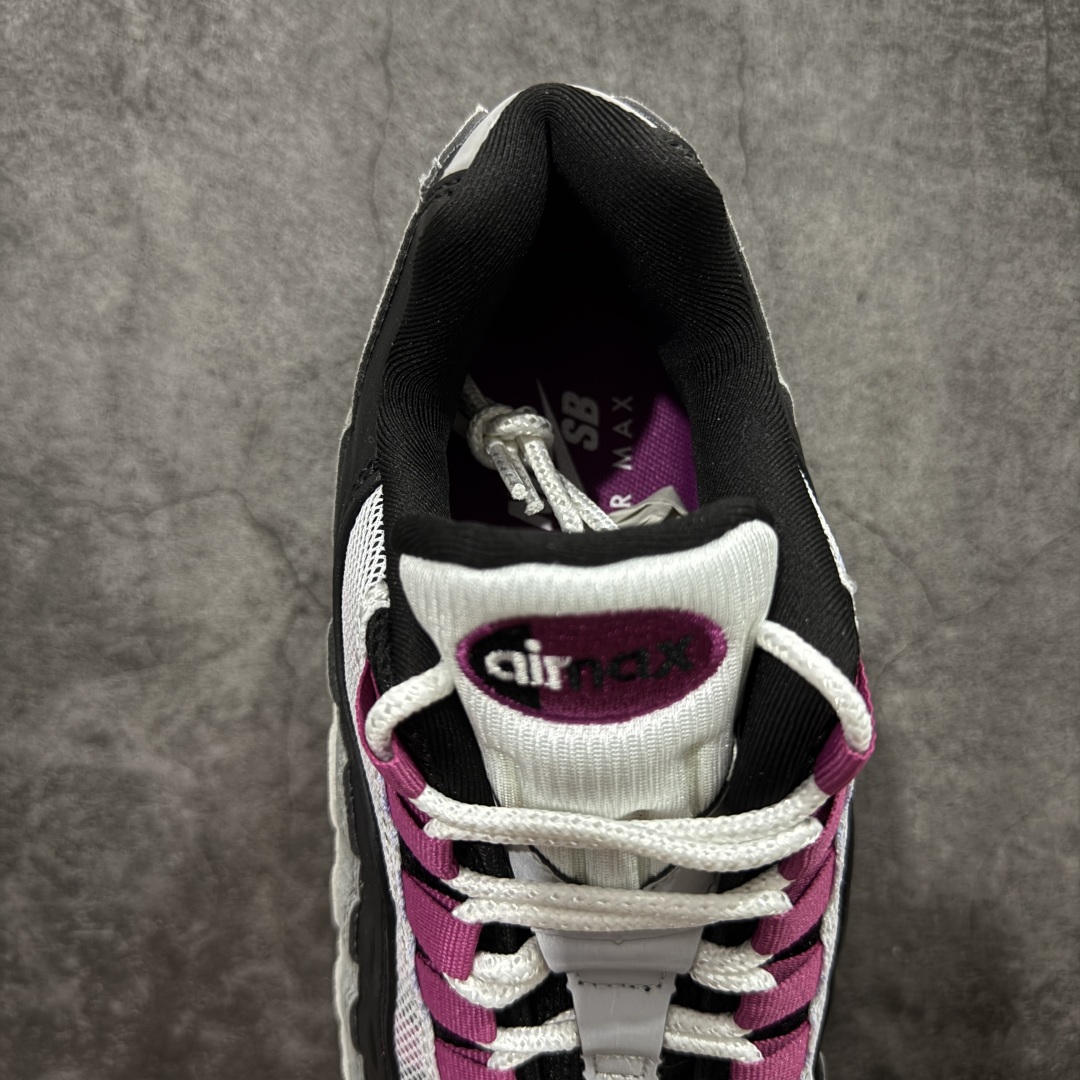 图片[8]-【PE版本】Nike SB Air Max 95 浅灰紫 HF7545-100 鞋款设计灵感源于人体构造 中底设计基于人体的脊柱构造 是整体设计的核心 尼龙孔眼代表了肋骨 而分层式面板和网眼象征着肌肉纤维和肉体组织 Air Max 95采用了两个独立的吹塑成型的Air-Sole单元 并首次在前掌使用可视化气垫设计 Swoosh logo夜当作一个 点符号放在了鞋子的后帮位置 20年的发展让 AIR MAX 95有了不同的故事 20年后再度面向世人的时候 焕然一新的面貌 让人有了另外一种清新脱俗的感觉 尺码：40 40.5 41 42 42.5 43 44 44.5 45 46 47.5-选品中心