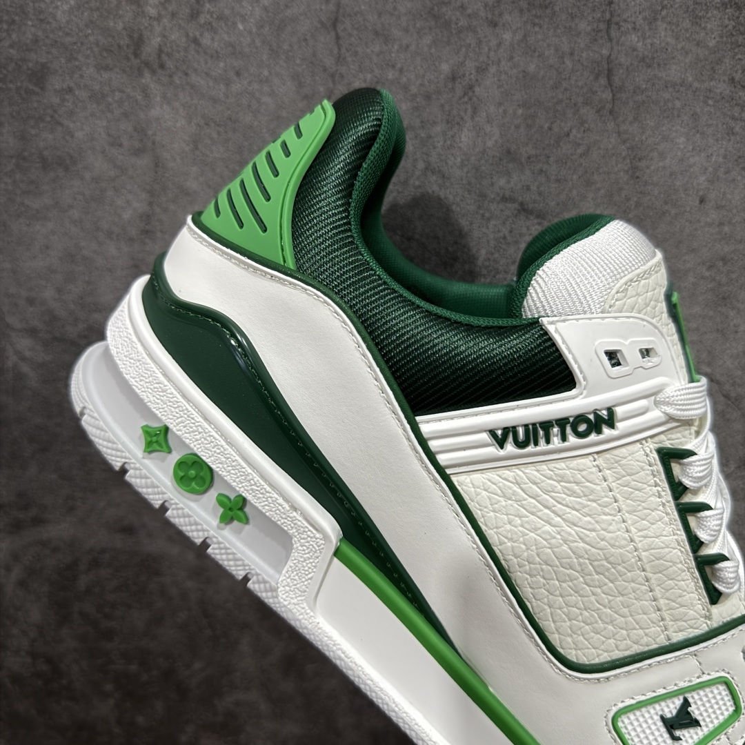图片[7]-【专柜版/海淘代购版】 现货当天可取 LV Trainer系列高奢运动鞋 限定款 新款芯片顶级 潮人必备单品 同步ZP官网空胶工艺 鞋舌、挂饰均镶嵌NFC芯片感应装置 正确胶片断点式设计 中底正确还原原版油印字母比例 1：1原楦格板、楦头、刀磨全新升级！ 独家订制顶级压纹麂皮 原版开模TPU大底 质感原版一致 垫脚聚米微料加透气英伦网布 披靡市场任何版本！细节完美呈现！ 代购指定版本 全新升级最新双盒包装 扫码秒进官网！ 全套包装配件同比原版 尺码： 35-40-选品中心