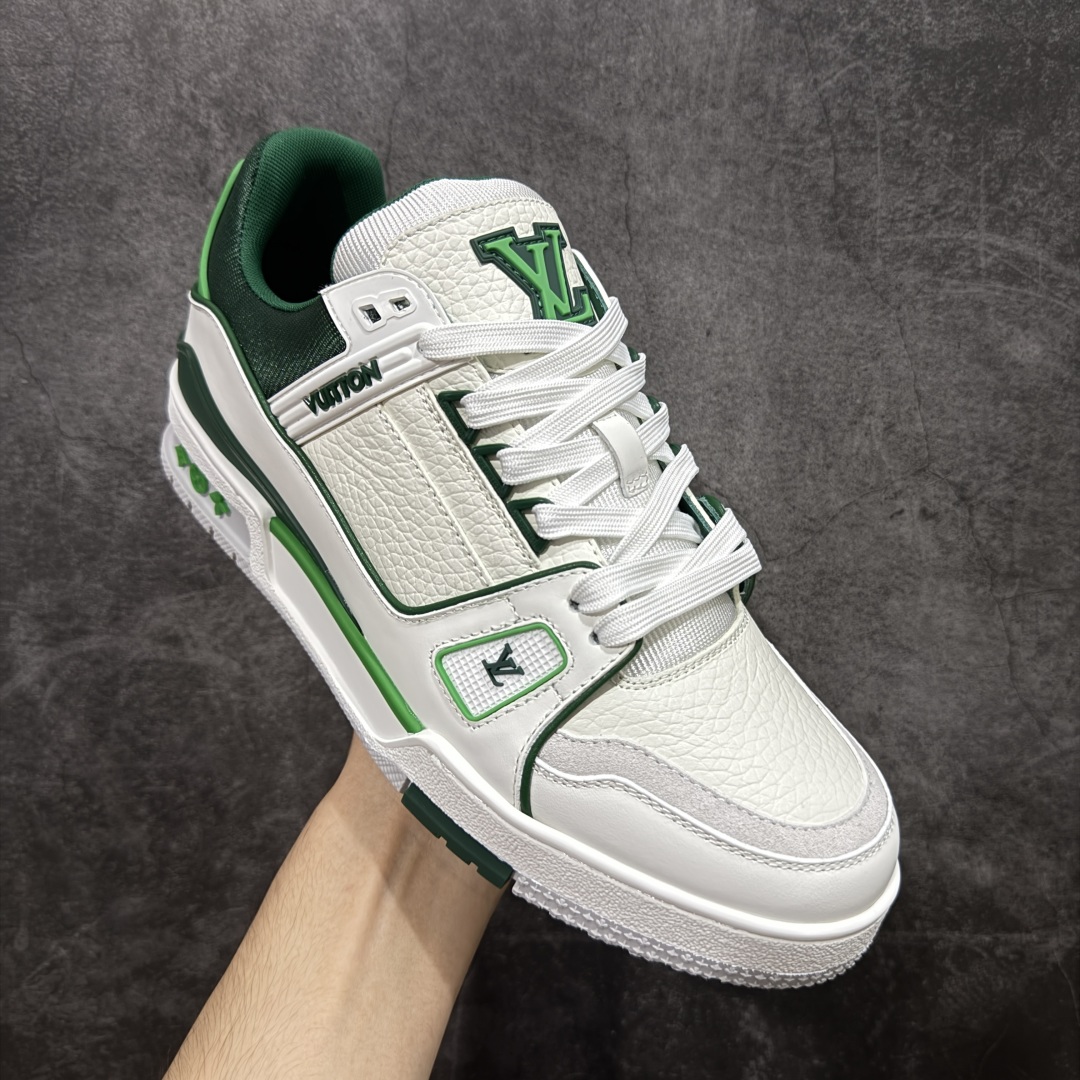 图片[3]-【专柜版/海淘代购版】 现货当天可取 LV Trainer系列高奢运动鞋 限定款 新款芯片顶级 潮人必备单品 同步ZP官网空胶工艺 鞋舌、挂饰均镶嵌NFC芯片感应装置 正确胶片断点式设计 中底正确还原原版油印字母比例 1：1原楦格板、楦头、刀磨全新升级！ 独家订制顶级压纹麂皮 原版开模TPU大底 质感原版一致 垫脚聚米微料加透气英伦网布 披靡市场任何版本！细节完美呈现！ 代购指定版本 全新升级最新双盒包装 扫码秒进官网！ 全套包装配件同比原版 尺码： 35-40-选品中心