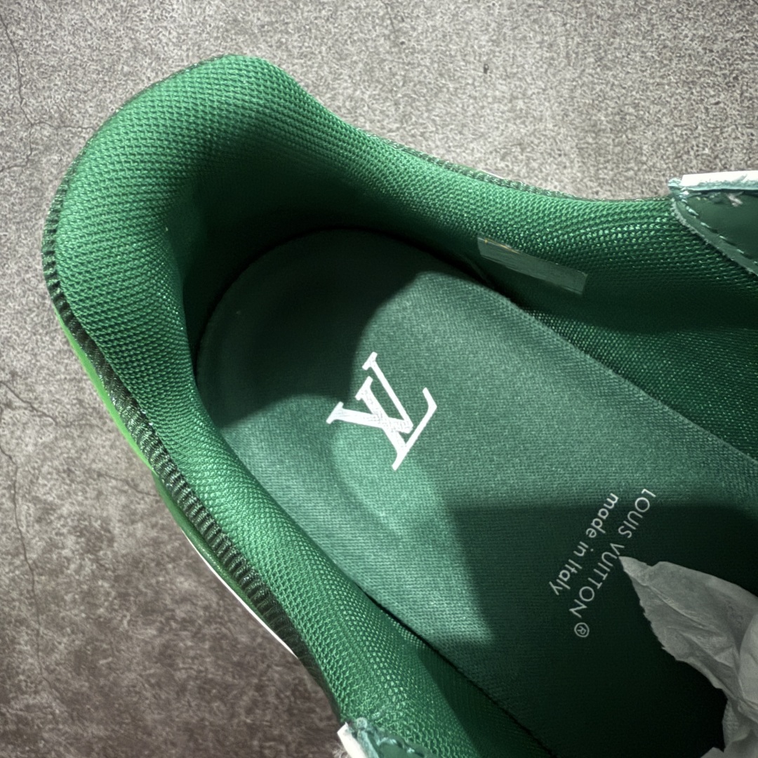 图片[8]-【专柜版/海淘代购版】 现货当天可取 LV Trainer系列高奢运动鞋 限定款 新款芯片顶级 潮人必备单品 同步ZP官网空胶工艺 鞋舌、挂饰均镶嵌NFC芯片感应装置 正确胶片断点式设计 中底正确还原原版油印字母比例 1：1原楦格板、楦头、刀磨全新升级！ 独家订制顶级压纹麂皮 原版开模TPU大底 质感原版一致 垫脚聚米微料加透气英伦网布 披靡市场任何版本！细节完美呈现！ 代购指定版本 全新升级最新双盒包装 扫码秒进官网！ 全套包装配件同比原版 尺码： 35-40-选品中心