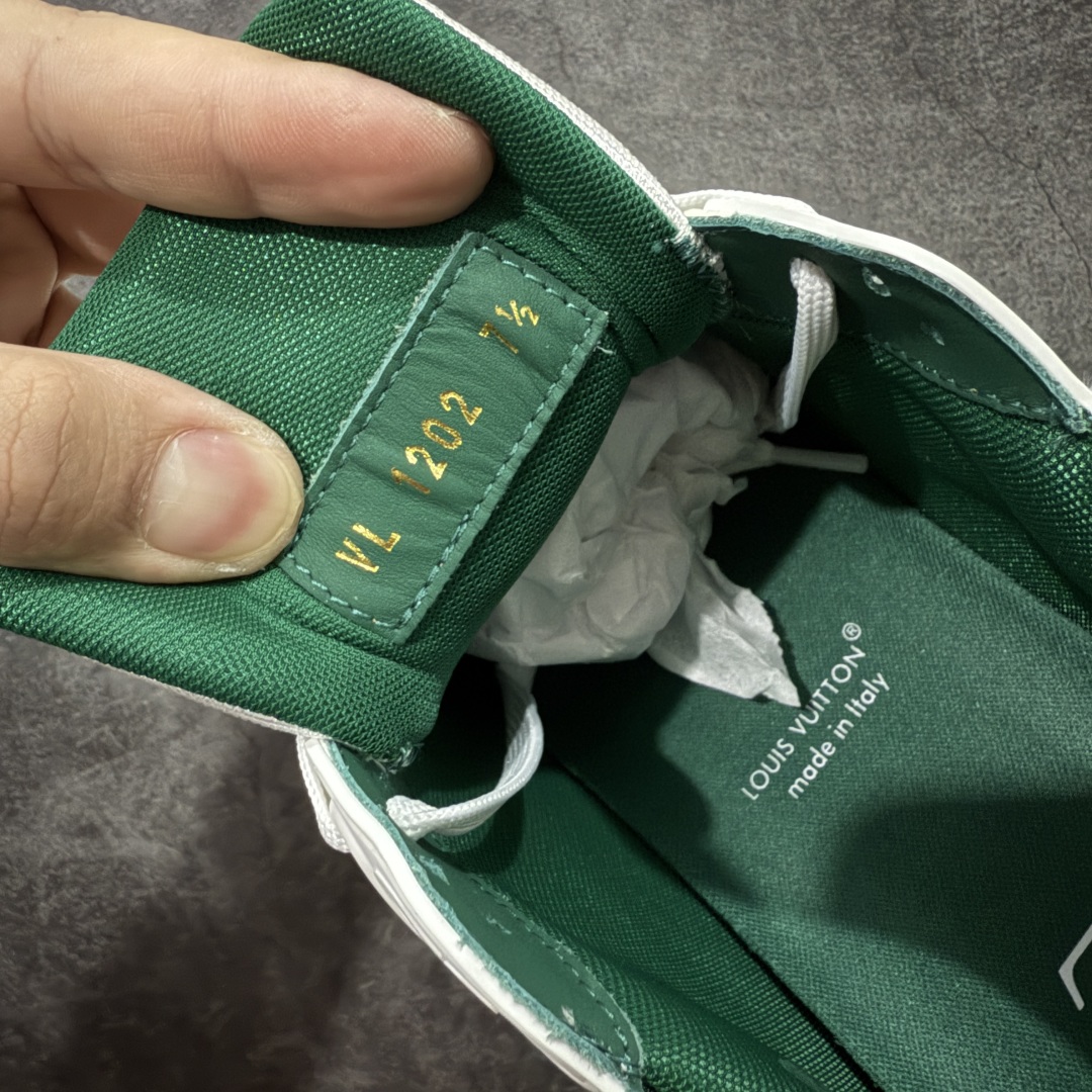 图片[7]-【专柜版/海淘代购版】 现货当天可取 LV Trainer系列高奢运动鞋 限定款 新款芯片顶级 潮人必备单品 同步ZP官网空胶工艺 鞋舌、挂饰均镶嵌NFC芯片感应装置 正确胶片断点式设计 中底正确还原原版油印字母比例 1：1原楦格板、楦头、刀磨全新升级！ 独家订制顶级压纹麂皮 原版开模TPU大底 质感原版一致 垫脚聚米微料加透气英伦网布 披靡市场任何版本！细节完美呈现！ 代购指定版本 全新升级最新双盒包装 扫码秒进官网！ 全套包装配件同比原版 尺码： 35-40-选品中心