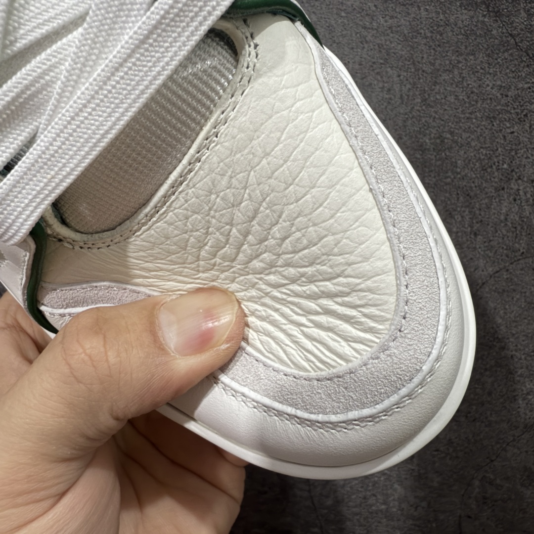 图片[5]-【专柜版/海淘代购版】 现货当天可取 LV Trainer系列高奢运动鞋 限定款 新款芯片顶级 潮人必备单品 同步ZP官网空胶工艺 鞋舌、挂饰均镶嵌NFC芯片感应装置 正确胶片断点式设计 中底正确还原原版油印字母比例 1：1原楦格板、楦头、刀磨全新升级！ 独家订制顶级压纹麂皮 原版开模TPU大底 质感原版一致 垫脚聚米微料加透气英伦网布 披靡市场任何版本！细节完美呈现！ 代购指定版本 全新升级最新双盒包装 扫码秒进官网！ 全套包装配件同比原版 尺码： 35-40-选品中心