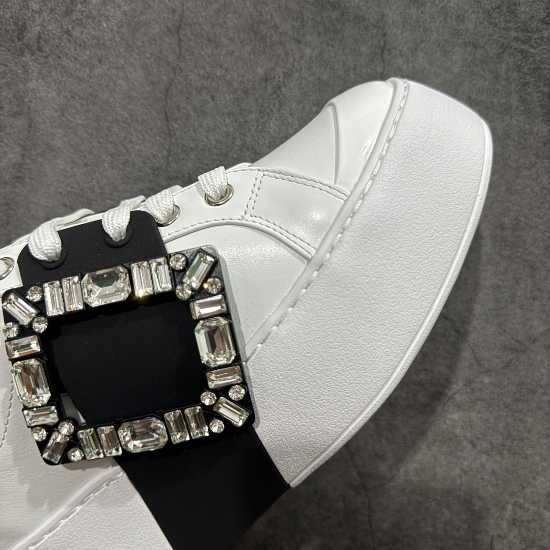 400 莞产礼盒 Roger Vivier罗杰维维亚 Viv' Skate 漆皮皮革 小牛皮 系带圆头 低帮 生活休闲鞋 女款 白色 经典乐福鞋