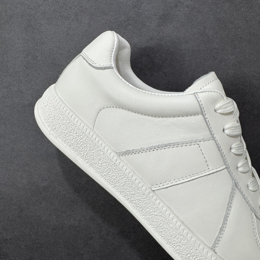 图片[6]-【广东纯原】ECCO爱步男鞋德训鞋秋 经典时尚百搭舒适小白鞋男 柔酷零点系列 重塑德训经典轮廓，简约而不失格调 轻松切换不同生活场景的搭配需求 不易挤脚复古经典百搭 全皮革内里系统，从内衬到鞋垫，全皮革覆盖的贴心设计，如第二层肌肤般温柔承托双脚 三重舒适 轻盈大底搭载爱步独有科技 简约系带设计 可自由调节松紧 一体成型贴合脚部，轻弹缓震运动时自带缓冲buff 引领街头风向 尺码：38 39 40 41 42 43（皮鞋码） 编码：TLB350360-选品中心