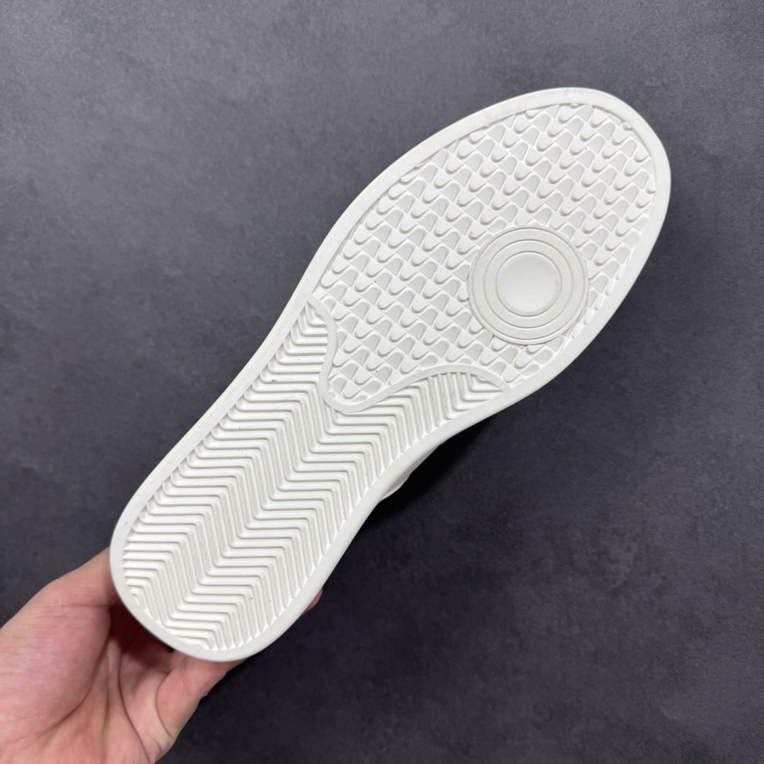 图片[9]-【广东纯原】ECCO爱步男鞋德训鞋秋 经典时尚百搭舒适小白鞋男 柔酷零点系列 重塑德训经典轮廓，简约而不失格调 轻松切换不同生活场景的搭配需求 不易挤脚复古经典百搭 全皮革内里系统，从内衬到鞋垫，全皮革覆盖的贴心设计，如第二层肌肤般温柔承托双脚 三重舒适 轻盈大底搭载爱步独有科技 简约系带设计 可自由调节松紧 一体成型贴合脚部，轻弹缓震运动时自带缓冲buff 引领街头风向 尺码：38 39 40 41 42 43（皮鞋码） 编码：TLB350360-选品中心