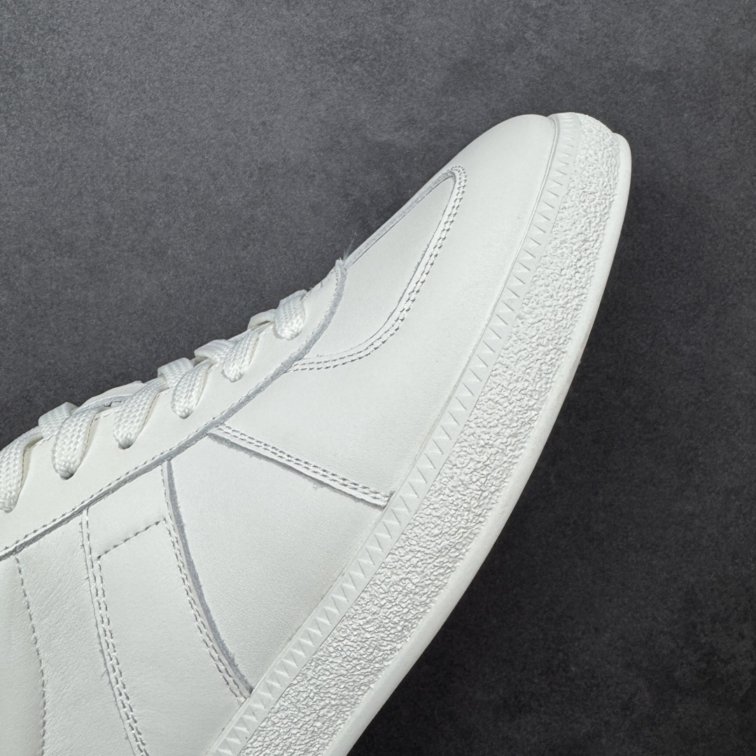 图片[5]-【广东纯原】ECCO爱步男鞋德训鞋秋 经典时尚百搭舒适小白鞋男 柔酷零点系列 重塑德训经典轮廓，简约而不失格调 轻松切换不同生活场景的搭配需求 不易挤脚复古经典百搭 全皮革内里系统，从内衬到鞋垫，全皮革覆盖的贴心设计，如第二层肌肤般温柔承托双脚 三重舒适 轻盈大底搭载爱步独有科技 简约系带设计 可自由调节松紧 一体成型贴合脚部，轻弹缓震运动时自带缓冲buff 引领街头风向 尺码：38 39 40 41 42 43（皮鞋码） 编码：TLB350360-选品中心