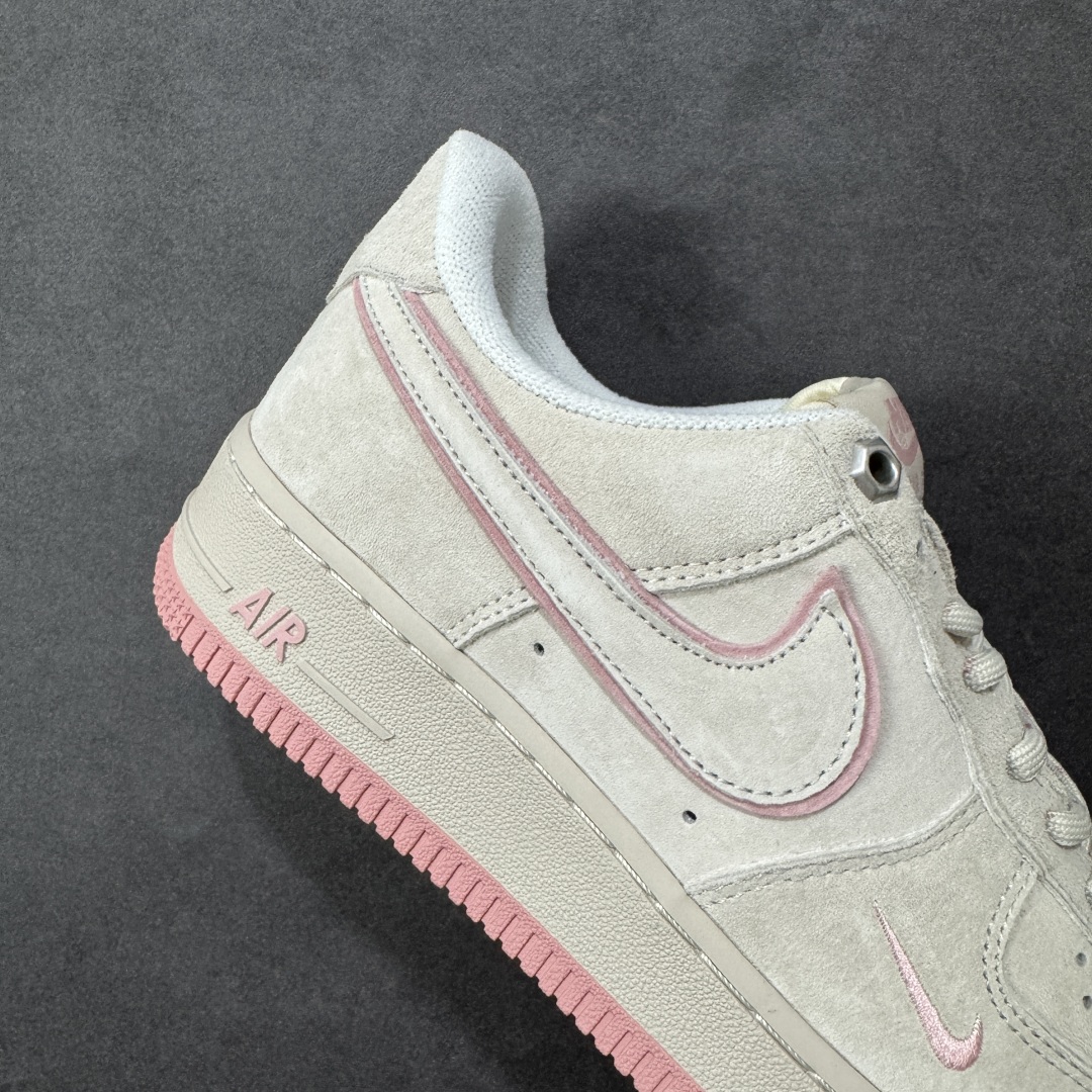 图片[6]-【定制版】Nike Air Force 1 \’07 Low “头层猪八拼接” 空军一号 高端定制 低帮 运动鞋 休闲鞋 折边针车 工艺难度大 原楦头原纸板 原装鞋盒 定制五金配件 内置全掌气垫 原厂鞋底 货号：DY9867-003 尺码：36 36.5 37.5 38 38.5 39 40 40.5 41 42 42.5 43 44 44.5 45 编码：HXSA250260-选品中心