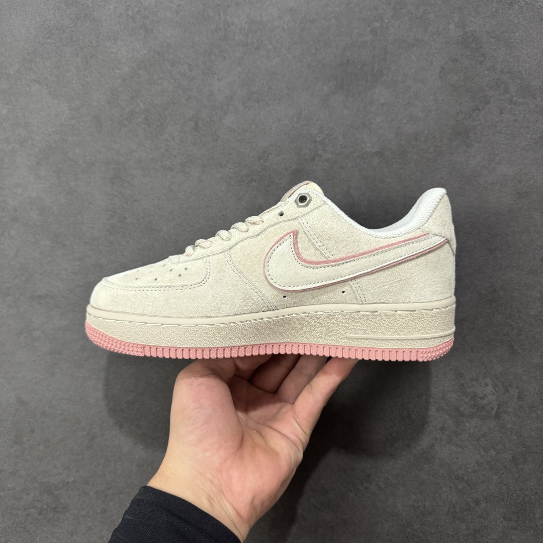 图片[2]-【定制版】Nike Air Force 1 \’07 Low “头层猪八拼接” 空军一号 高端定制 低帮 运动鞋 休闲鞋 折边针车 工艺难度大 原楦头原纸板 原装鞋盒 定制五金配件 内置全掌气垫 原厂鞋底 货号：DY9867-003 尺码：36 36.5 37.5 38 38.5 39 40 40.5 41 42 42.5 43 44 44.5 45 编码：HXSA250260-选品中心