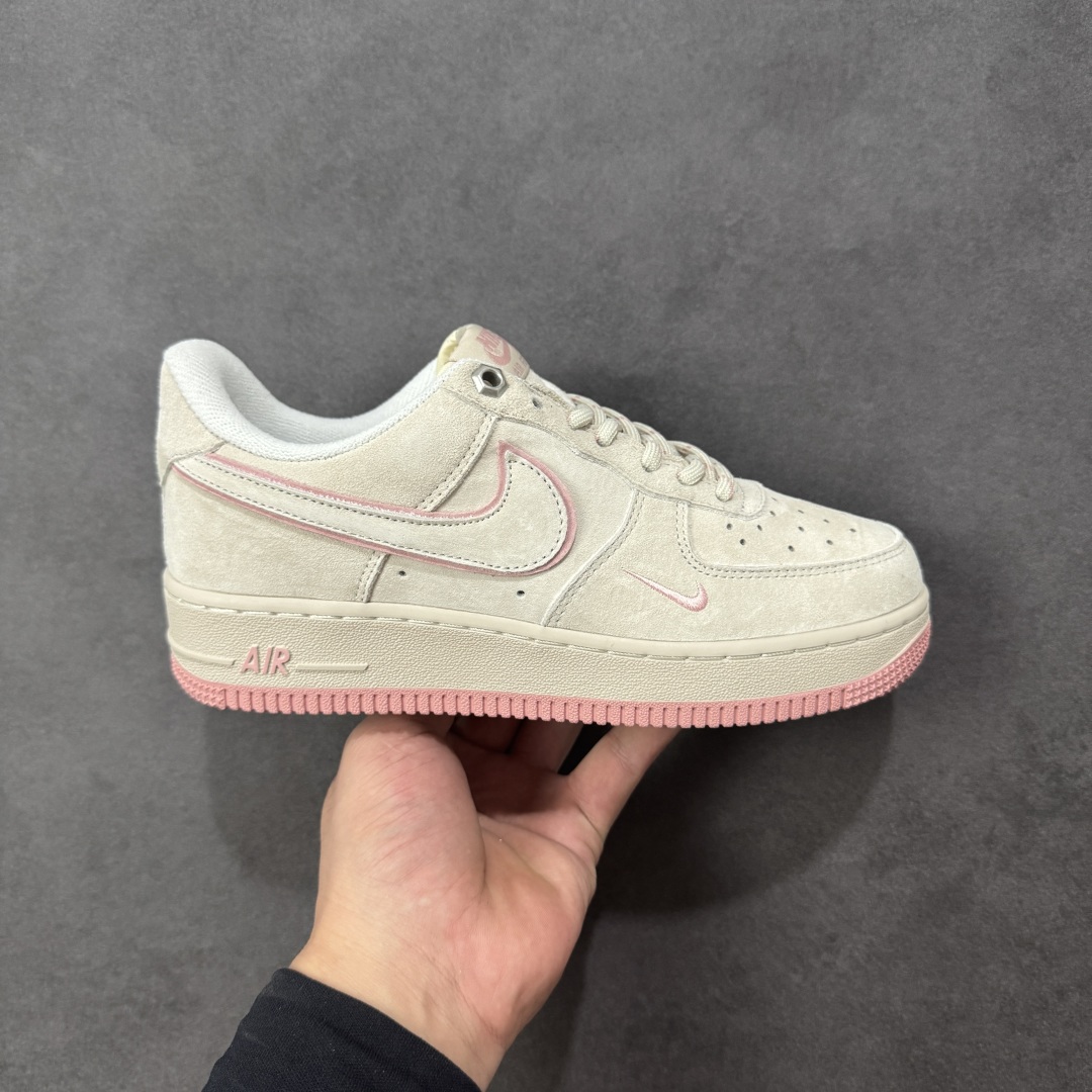 【定制版】Nike Air Force 1 \'07 Low “头层猪八拼接” 空军一号 高端定制 低帮 运动鞋 休闲鞋 折边针车 工艺难度大 原楦头原纸板 原装鞋盒 定制五金配件 内置全掌气垫 原厂鞋底 货号:DY9867-003 尺码:36 36.5 37.5 38 38.5 39 40 40.5 41 42 42.5 43 44 44.5 45 编码:HXSA250260-选品中心