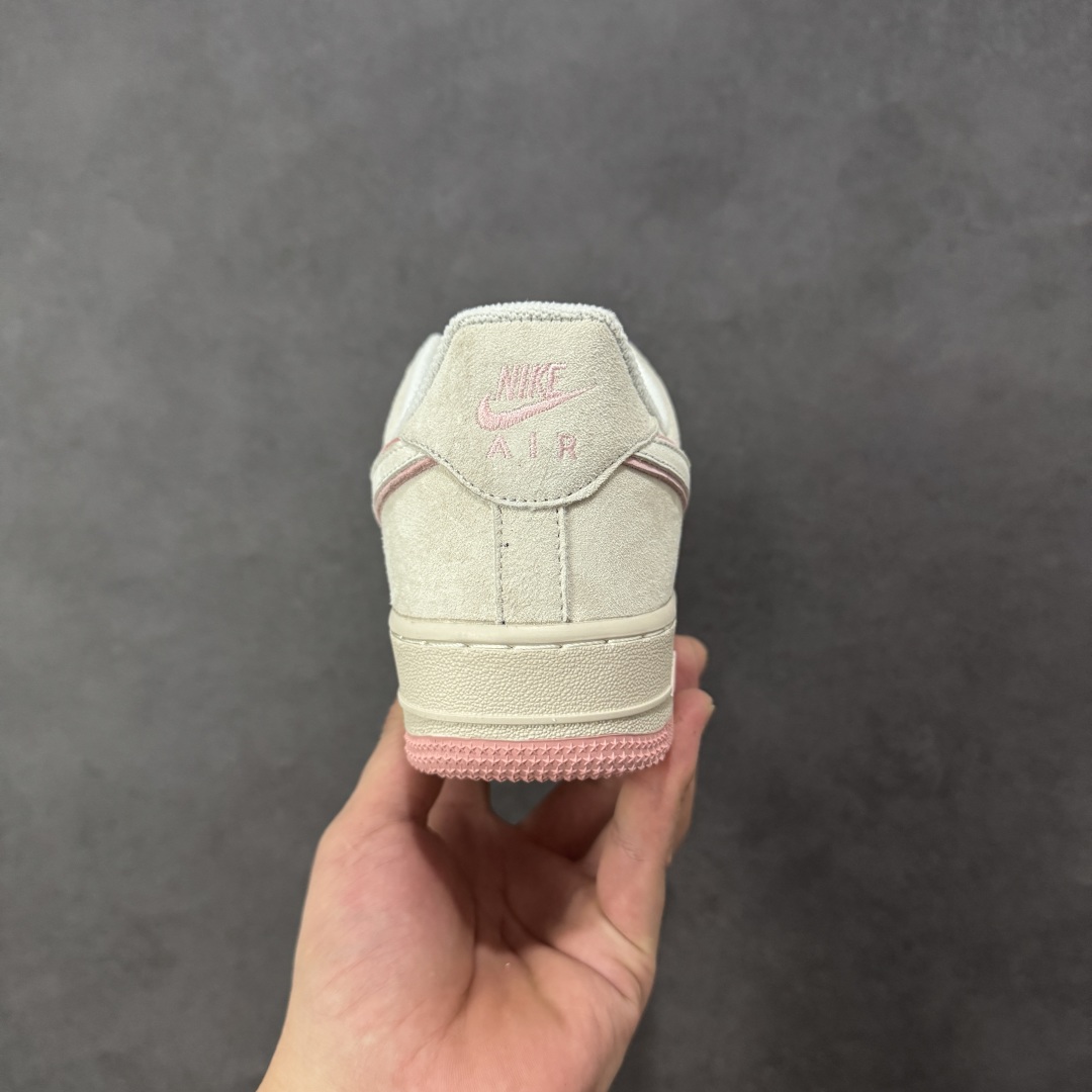 图片[4]-【定制版】Nike Air Force 1 \’07 Low “头层猪八拼接” 空军一号 高端定制 低帮 运动鞋 休闲鞋 折边针车 工艺难度大 原楦头原纸板 原装鞋盒 定制五金配件 内置全掌气垫 原厂鞋底 货号：DY9867-003 尺码：36 36.5 37.5 38 38.5 39 40 40.5 41 42 42.5 43 44 44.5 45 编码：HXSA250260-选品中心