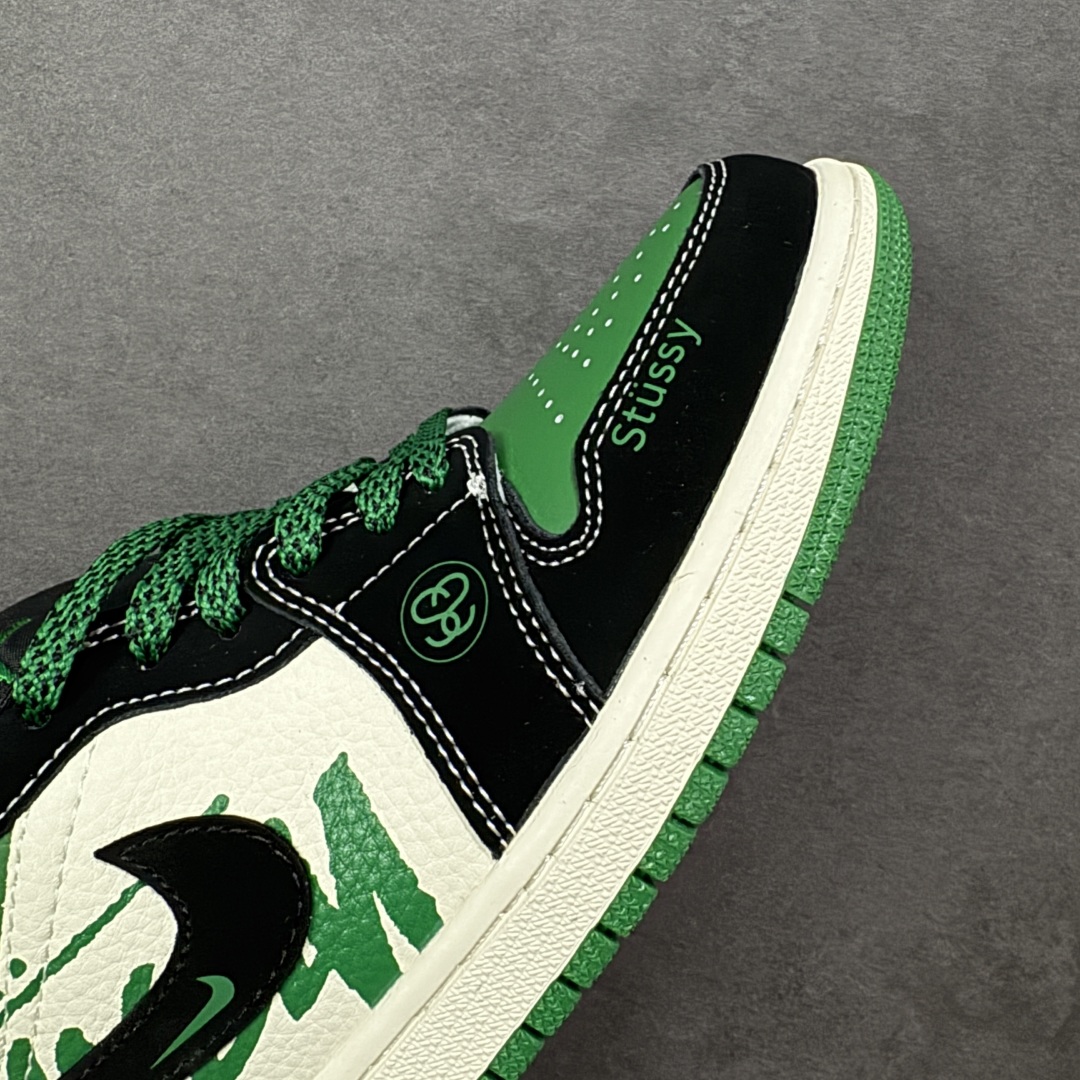 图片[5]-【定制版】Nike Jordan Air Jordan 1 “斯图西联名——字母绿黑勾” 高端定制 乔丹低帮休闲板鞋 大厂纯原品质出货 纯正版型 定制鞋盒 皮料切割干净无任何毛边 细节完美 超高清洁度 货号：QJ1988-004 尺码：36 36.5 37.5 38 38.5 39 40 40.5 41 42 42.5 43 44 44.5 45 编码：HXSB330340-选品中心