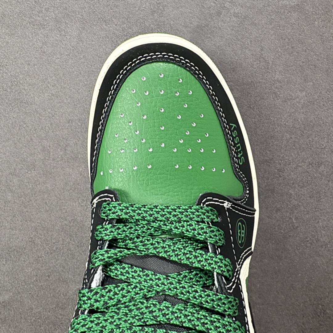 图片[8]-【定制版】Nike Jordan Air Jordan 1 “斯图西联名——字母绿黑勾” 高端定制 乔丹低帮休闲板鞋 大厂纯原品质出货 纯正版型 定制鞋盒 皮料切割干净无任何毛边 细节完美 超高清洁度 货号：QJ1988-004 尺码：36 36.5 37.5 38 38.5 39 40 40.5 41 42 42.5 43 44 44.5 45 编码：HXSB330340-选品中心