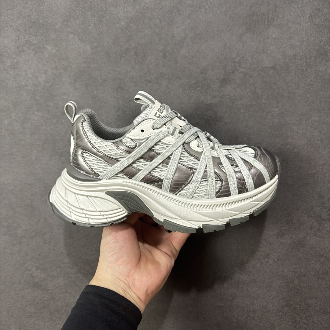 【广东纯原版本】新晋潮流鞋靴品牌GGCC秋冬新款 【张艺凡同款】GG-CC 2025 极客星球 8cm厚底增高 复古百搭捆绑 老爹鞋 女款 重新开拓老爹新世代版图 无需定义只为个性表达 鞋底自带增高效果，穿上秒变大长腿 原版吸膜气垫鞋底防滑耐磨❤️ 货号：G25Y8601 尺码：35 36 37 38 39 40-选品中心