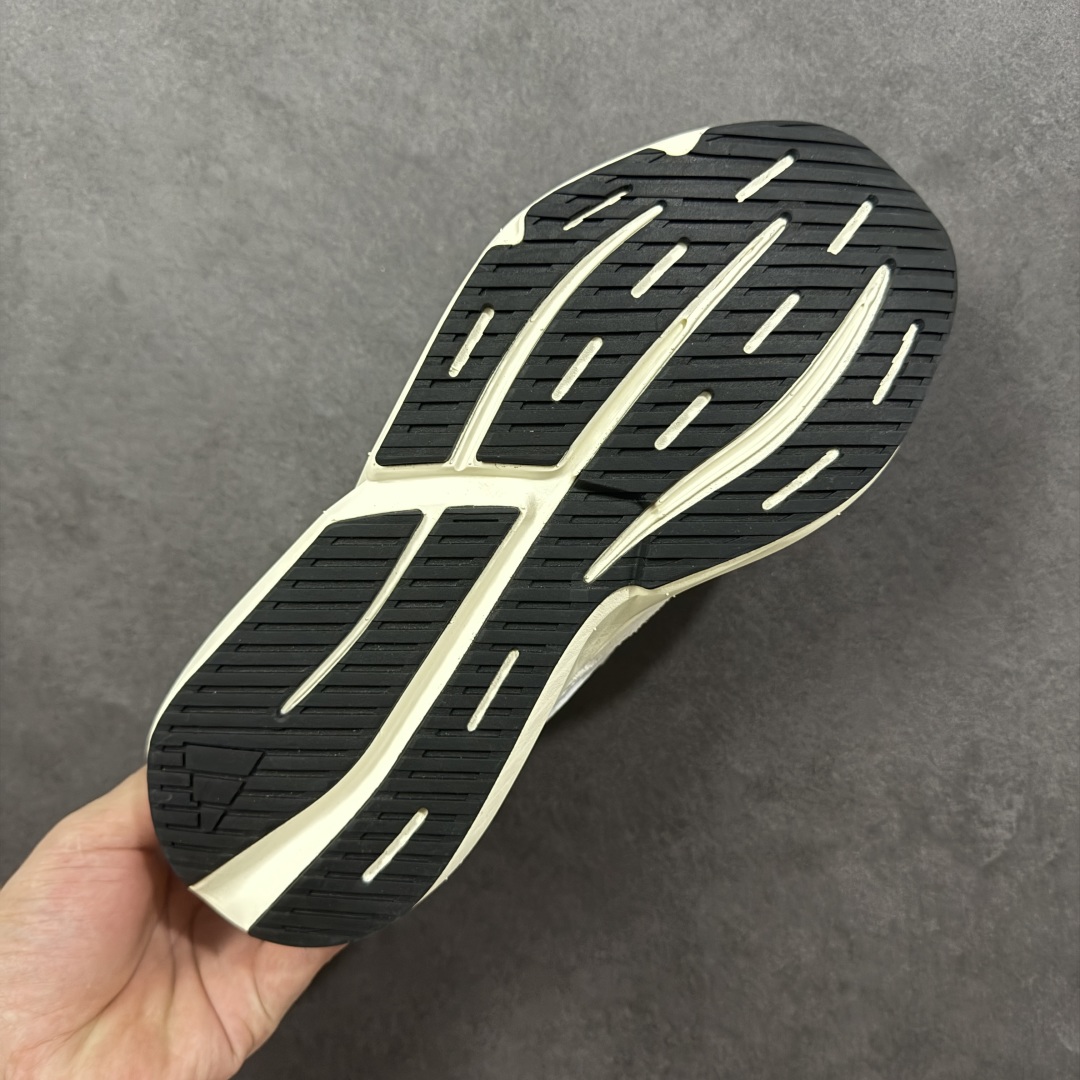 图片[9]-【公司级】Adidas LIGHTBLAZE 舒适防滑 新款阿迪达斯低帮跑步鞋 极致轻盈的Lightweight Upper设计 带来近乎裸足的舒适体验 中底采用尖端科技 Lightstrike Pro材料经过精细调校 实现卓越缓震与轻量化的完美结合 货号：JH6942 尺码：39 40 40.5 41 42 42.5 43 44 45-选品中心