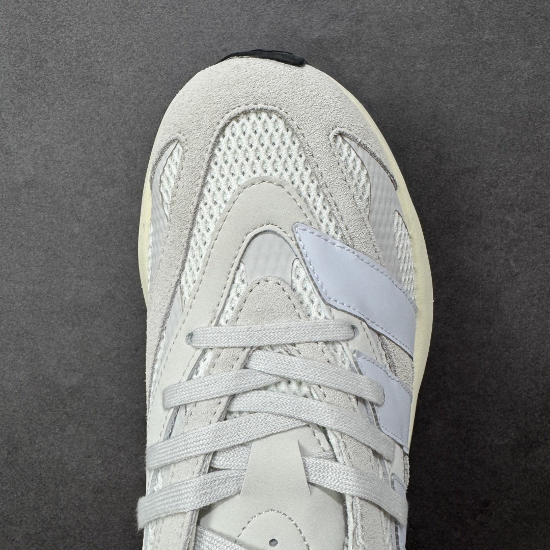 图片[8]-【公司级】Adidas LIGHTBLAZE 舒适防滑 新款阿迪达斯低帮跑步鞋 极致轻盈的Lightweight Upper设计 带来近乎裸足的舒适体验 中底采用尖端科技 Lightstrike Pro材料经过精细调校 实现卓越缓震与轻量化的完美结合 货号：JH6942 尺码：39 40 40.5 41 42 42.5 43 44 45-选品中心