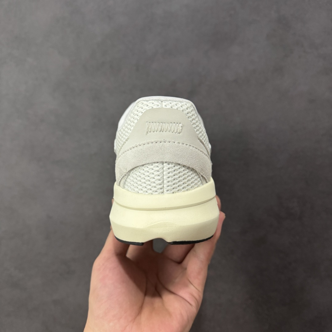 图片[4]-【公司级】Adidas LIGHTBLAZE 舒适防滑 新款阿迪达斯低帮跑步鞋 极致轻盈的Lightweight Upper设计 带来近乎裸足的舒适体验 中底采用尖端科技 Lightstrike Pro材料经过精细调校 实现卓越缓震与轻量化的完美结合 货号：JH6942 尺码：39 40 40.5 41 42 42.5 43 44 45-选品中心