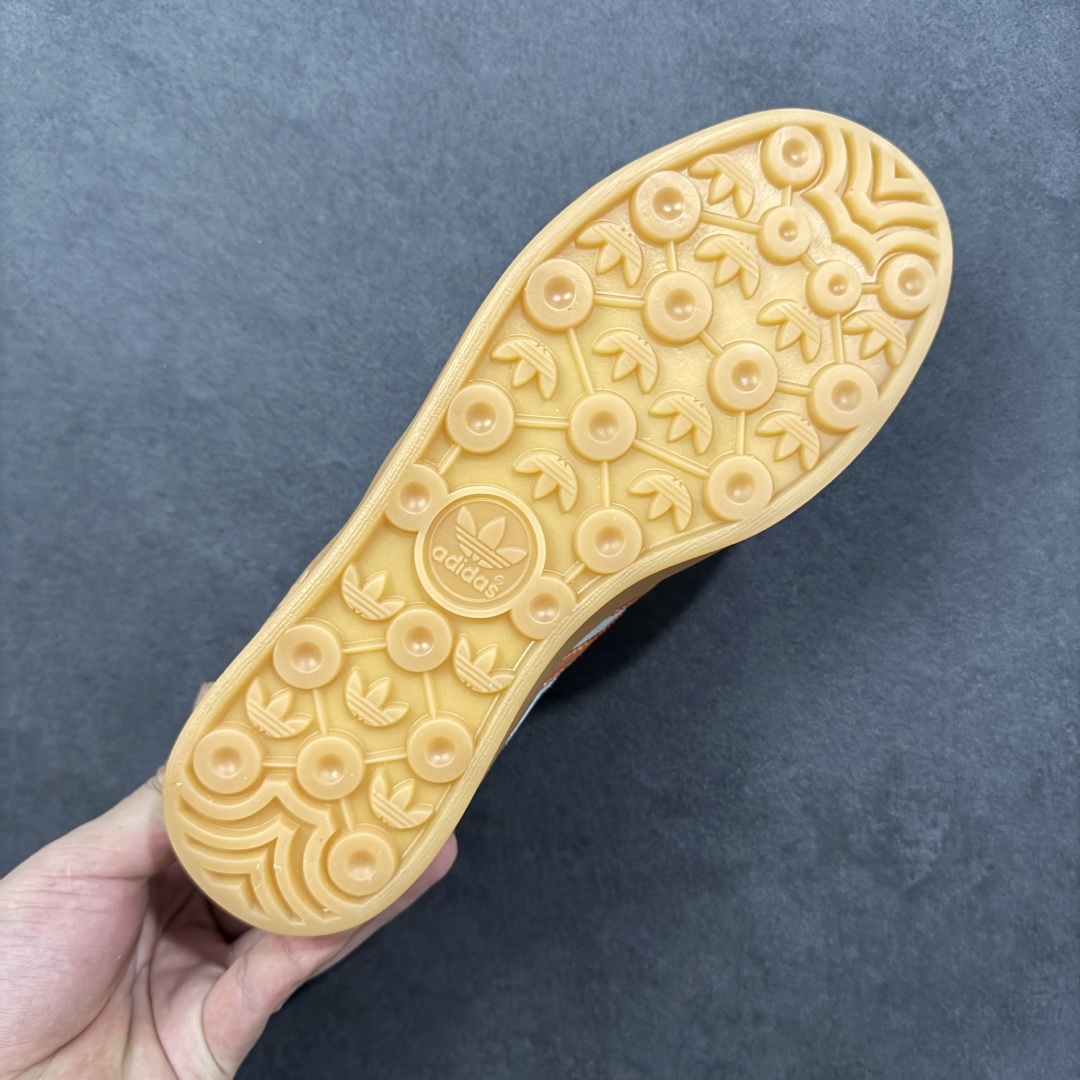 图片[9]-【公司级D版】AD Gazelle Indoor Trainers 羚羊内训系列低帮复古百搭休闲运动德训风板鞋 JQ0011 90年代经典的复刻版！自60年代以足球训练鞋面世以来,Gazelle就以其经典设计席卷全球。1991年版本的复刻,再造经典Gazelle。采用皮革打造,搭配浊色细节,让这款经典更加简约。 尺码：35.5-45 编码：YQB200210-选品中心