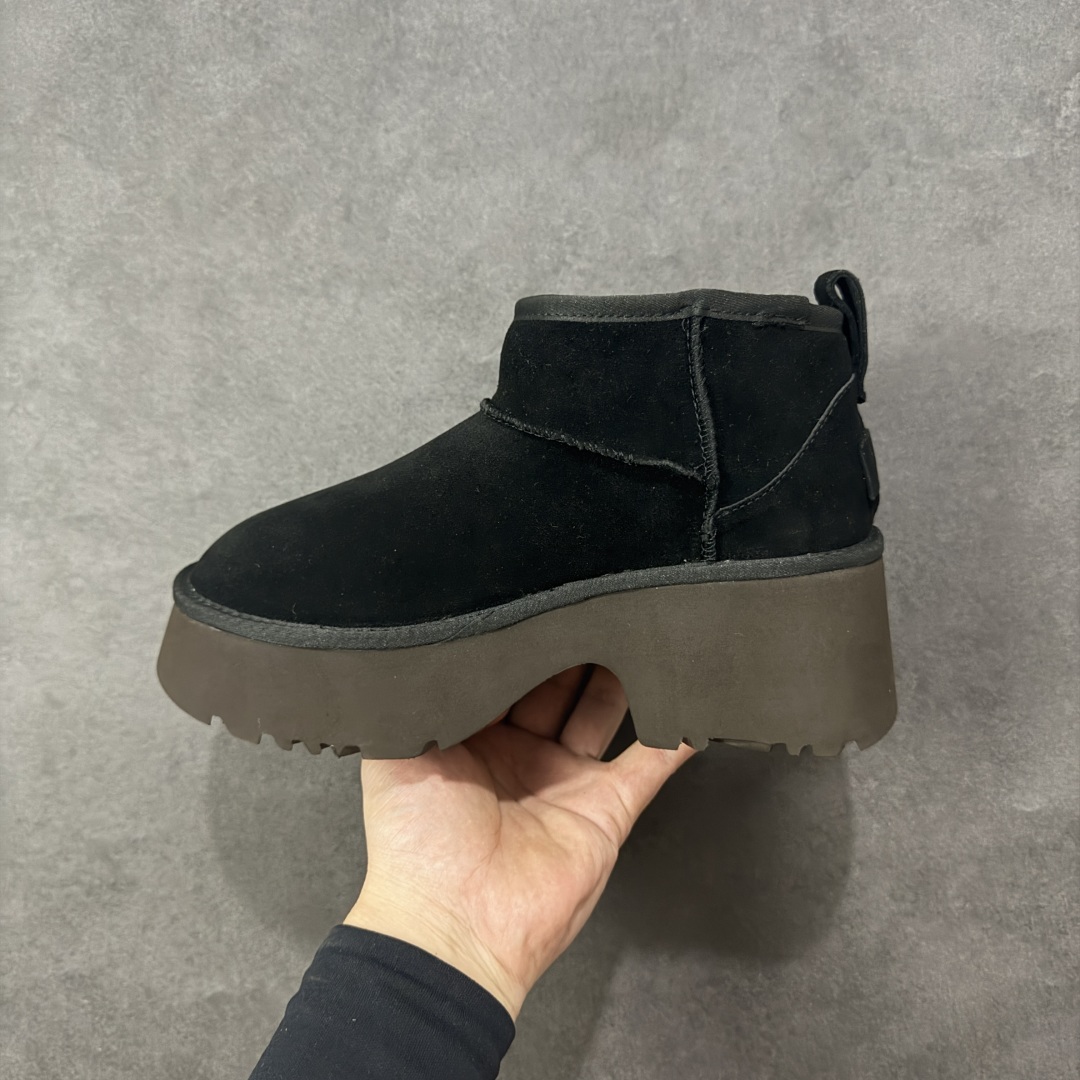 图片[2]-【广东纯原版】UGG Coquette Slipper 7CM厚底人鱼雪地靴系列8311 #小红书爆款 24ss秋冬新款低筒厚底毛绒包头雪地靴 隆丰皮料生产 羊绒鞋垫 冬季保暖外出 家居都是很适合的选择 近年uug推出款式系列 局部偏向年轻消费者喜好 也走到时尚潮流穿搭的前沿 鞋身材质UGGPURE™植入式羊毛内底 轻便防滑舒适橡胶外底 品牌LOGO商标 带全套包装 尺码： 35 36 37 38 39 40-选品中心