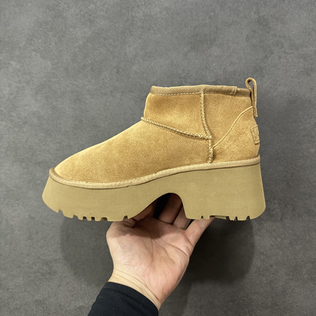 图片[2]-【广东纯原版】UGG Coquette Slipper 7CM厚底人鱼雪地靴系列8311 #小红书爆款 24ss秋冬新款低筒厚底毛绒包头雪地靴 隆丰皮料生产 羊绒鞋垫 冬季保暖外出 家居都是很适合的选择 近年uug推出款式系列 局部偏向年轻消费者喜好 也走到时尚潮流穿搭的前沿 鞋身材质UGGPURE™植入式羊毛内底 轻便防滑舒适橡胶外底 品牌LOGO商标 带全套包装 尺码： 35 36 37 38 39 40-选品中心