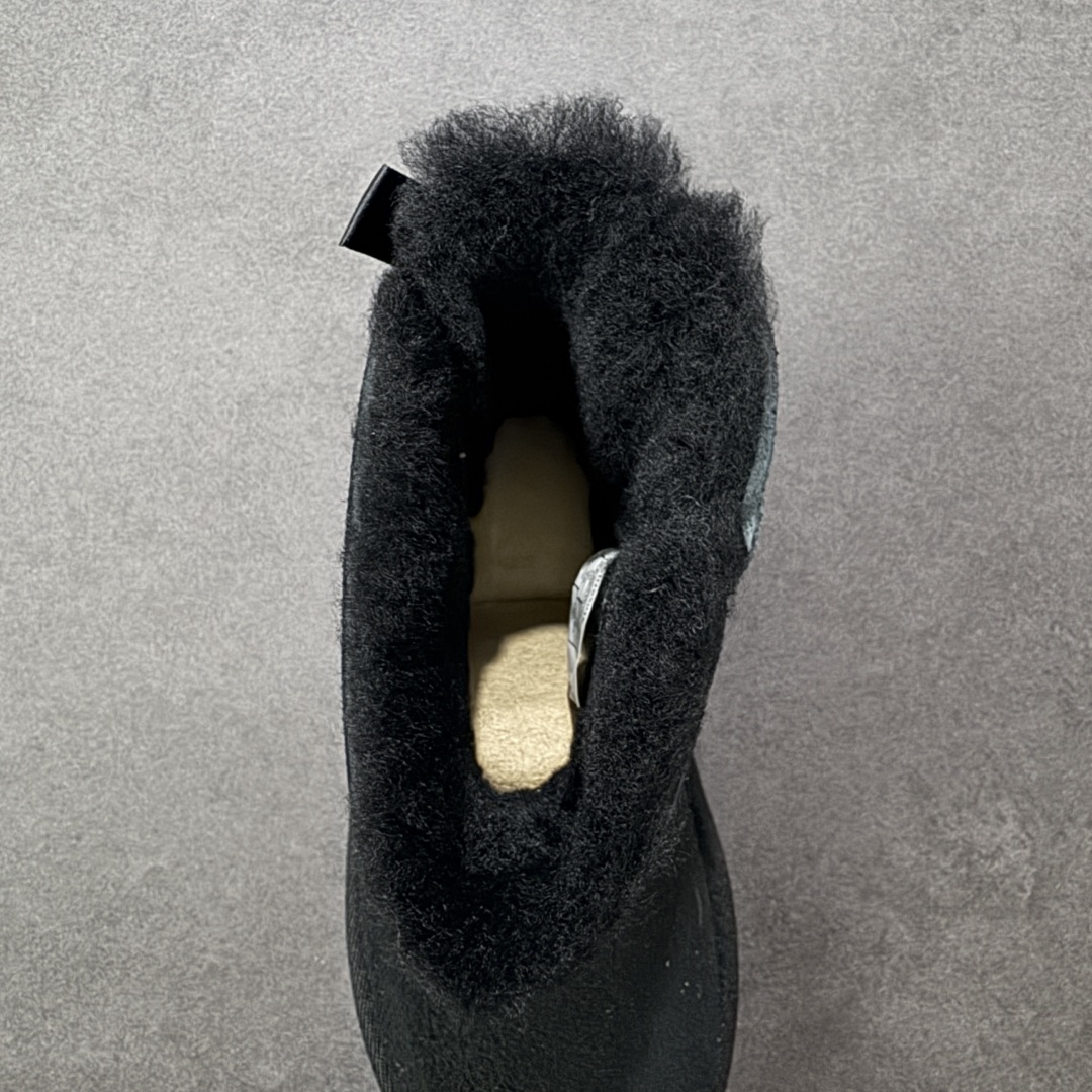 图片[7]-【SP原厂版】UGG 6501K 童鞋 秋冬羊皮毛一体雪地靴 市场天花板品质 欢迎对比🆚 全鞋采用ZP同厂 隆丰A级澳洲进口羊皮毛一体 品牌代工厂生产线 完全遵循ZP工艺流程 代工厂原厂版师 秉承无原鞋不开发选择 注重每一处细节 市面最正版型 TREADLITE\”轻翼\”科技外底 轻便/耐用/柔韧/桩型【售后郑重承诺】一个月内若出现重大脱胶/断底等质量问题 直接为您换新！ 尺码：25-34-选品中心