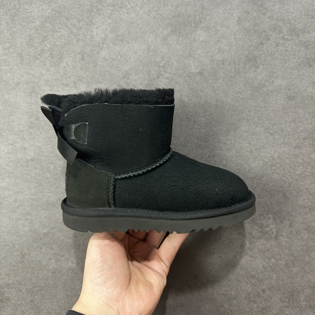 【SP原厂版】UGG 6501K 童鞋 秋冬羊皮毛一体雪地靴 市场天花板品质 欢迎对比🆚 全鞋采用ZP同厂 隆丰A级澳洲进口羊皮毛一体 品牌代工厂生产线 完全遵循ZP工艺流程 代工厂原厂版师 秉承无原鞋不开发选择 注重每一处细节 市面最正版型 TREADLITE\