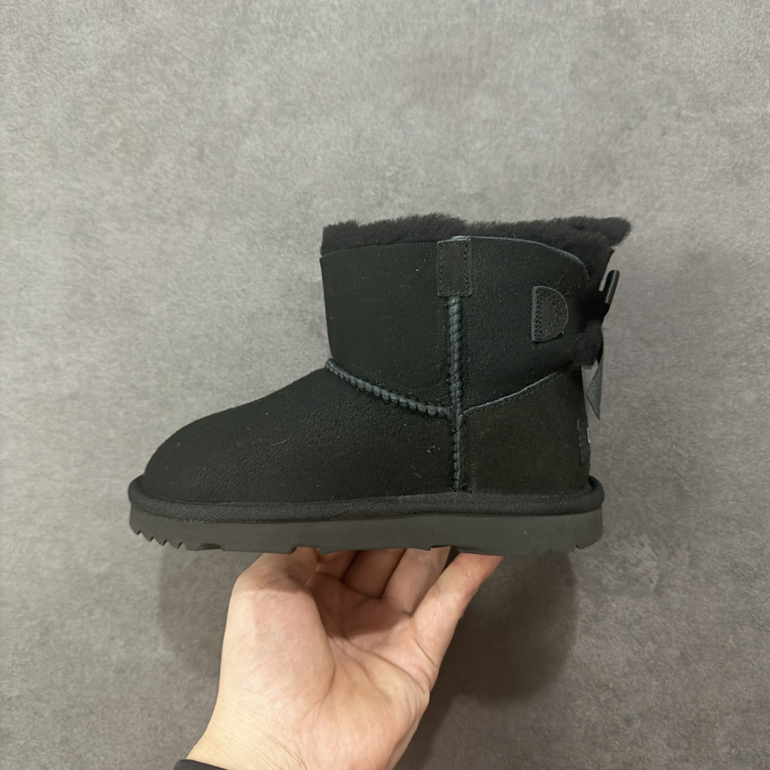 图片[2]-【SP原厂版】UGG 6501K 童鞋 秋冬羊皮毛一体雪地靴 市场天花板品质 欢迎对比🆚 全鞋采用ZP同厂 隆丰A级澳洲进口羊皮毛一体 品牌代工厂生产线 完全遵循ZP工艺流程 代工厂原厂版师 秉承无原鞋不开发选择 注重每一处细节 市面最正版型 TREADLITE\”轻翼\”科技外底 轻便/耐用/柔韧/桩型【售后郑重承诺】一个月内若出现重大脱胶/断底等质量问题 直接为您换新！ 尺码：25-34-选品中心