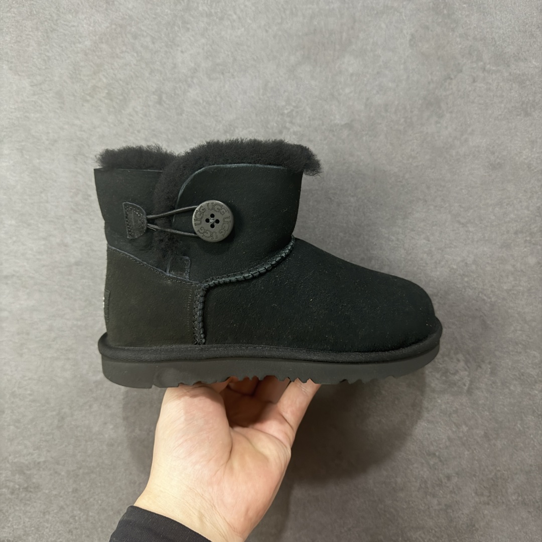 【SP原厂版】UGG 6422K 童鞋 秋冬羊皮毛一体雪地靴 市场天花板品质 欢迎对比🆚 全鞋采用ZP同厂 隆丰A级澳洲进口羊皮毛一体 品牌代工厂生产线 完全遵循ZP工艺流程 代工厂原厂版师 秉承无原鞋不开发选择 注重每一处细节 市面最正版型 TREADLITE\