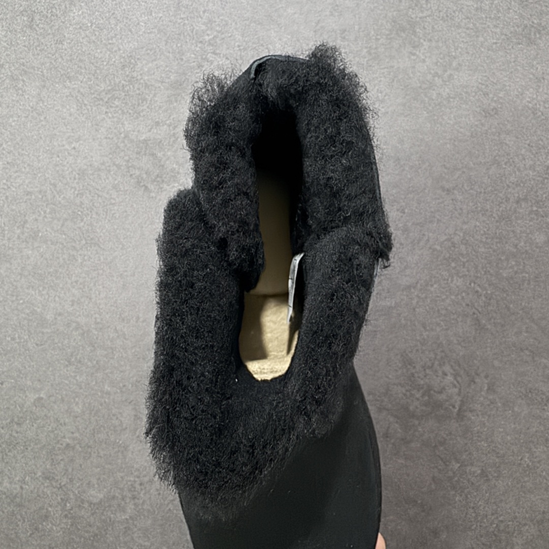 图片[7]-【SP原厂版】UGG 6422K 童鞋 秋冬羊皮毛一体雪地靴 市场天花板品质 欢迎对比🆚 全鞋采用ZP同厂 隆丰A级澳洲进口羊皮毛一体 品牌代工厂生产线 完全遵循ZP工艺流程 代工厂原厂版师 秉承无原鞋不开发选择 注重每一处细节 市面最正版型 TREADLITE\”轻翼\”科技外底 轻便/耐用/柔韧/桩型【售后郑重承诺】一个月内若出现重大脱胶/断底等质量问题 直接为您换新！ 尺码：25-34-选品中心