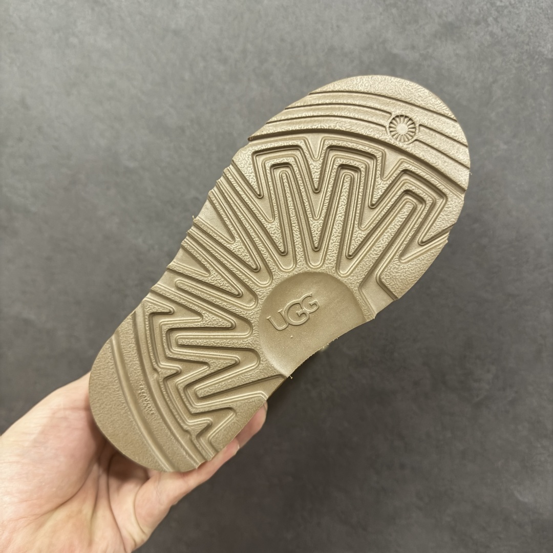 图片[9]-【SP原厂版】UGG 6422K 童鞋 秋冬羊皮毛一体雪地靴 市场天花板品质 欢迎对比🆚 全鞋采用ZP同厂 隆丰A级澳洲进口羊皮毛一体 品牌代工厂生产线 完全遵循ZP工艺流程 代工厂原厂版师 秉承无原鞋不开发选择 注重每一处细节 市面最正版型 TREADLITE\”轻翼\”科技外底 轻便/耐用/柔韧/桩型【售后郑重承诺】一个月内若出现重大脱胶/断底等质量问题 直接为您换新！ 尺码：25-34-选品中心