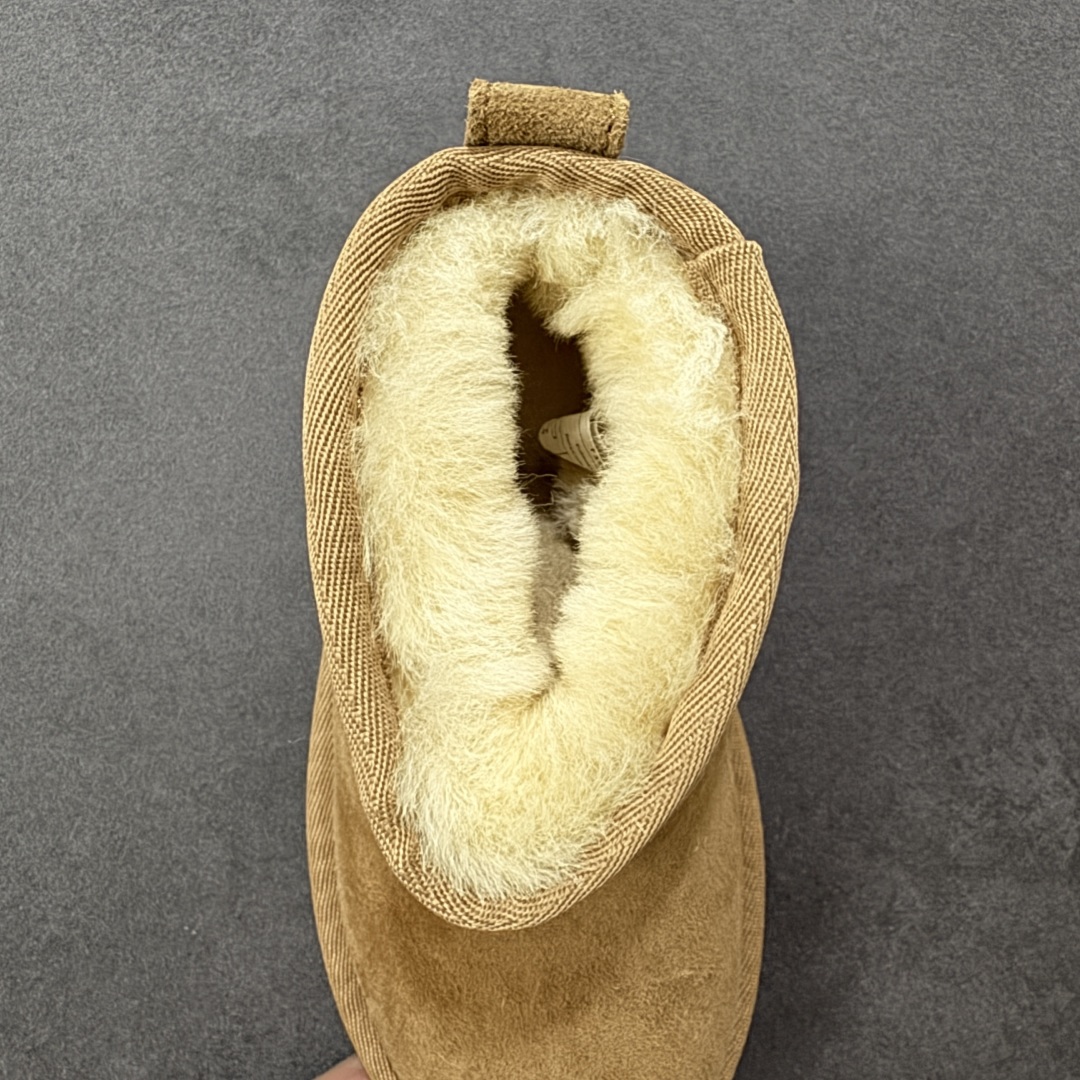 图片[7]-【SP原厂版】UGG 6109K 童鞋 秋冬羊皮毛一体雪地靴 市场天花板品质 欢迎对比🆚 全鞋采用ZP同厂 隆丰A级澳洲进口羊皮毛一体 品牌代工厂生产线 完全遵循ZP工艺流程 代工厂原厂版师 秉承无原鞋不开发选择 注重每一处细节 市面最正版型 TREADLITE\”轻翼\”科技外底 轻便/耐用/柔韧/桩型【售后郑重承诺】一个月内若出现重大脱胶/断底等质量问题 直接为您换新！ 尺码：25-34-选品中心