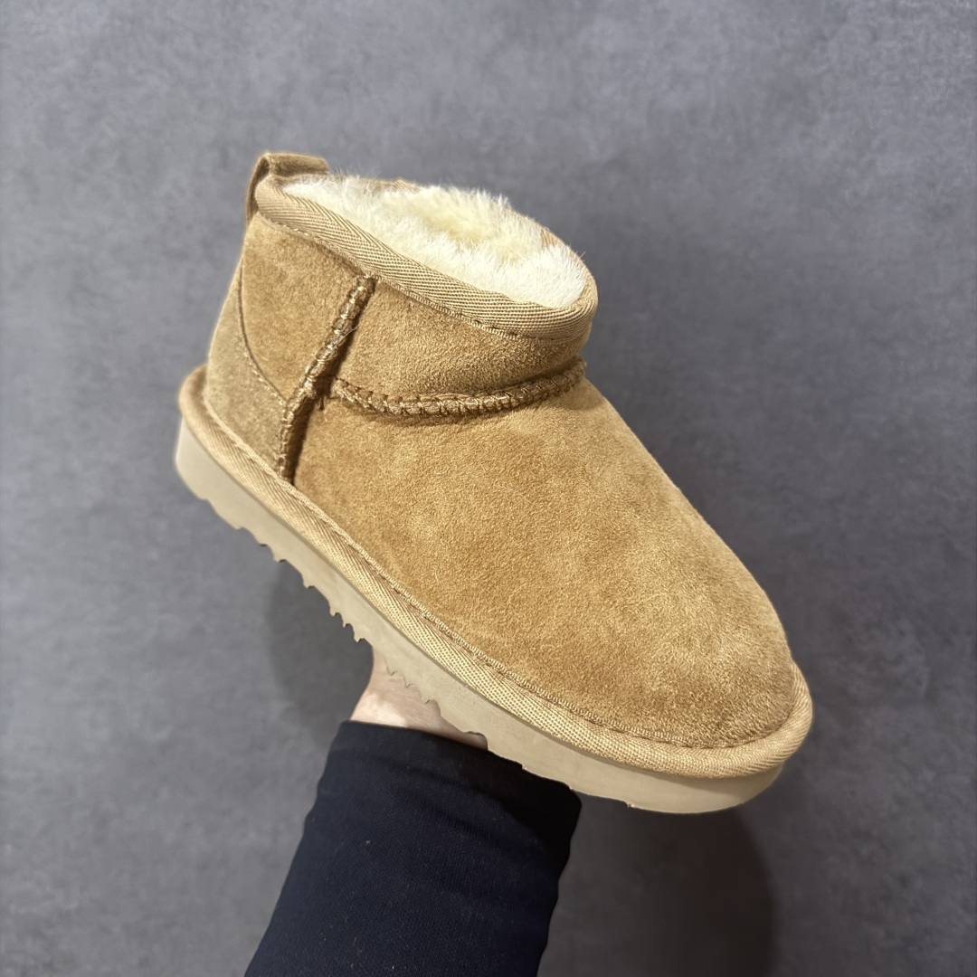 图片[3]-【SP原厂版】UGG 6109K 童鞋 秋冬羊皮毛一体雪地靴 市场天花板品质 欢迎对比🆚 全鞋采用ZP同厂 隆丰A级澳洲进口羊皮毛一体 品牌代工厂生产线 完全遵循ZP工艺流程 代工厂原厂版师 秉承无原鞋不开发选择 注重每一处细节 市面最正版型 TREADLITE\”轻翼\”科技外底 轻便/耐用/柔韧/桩型【售后郑重承诺】一个月内若出现重大脱胶/断底等质量问题 直接为您换新！ 尺码：25-34-选品中心