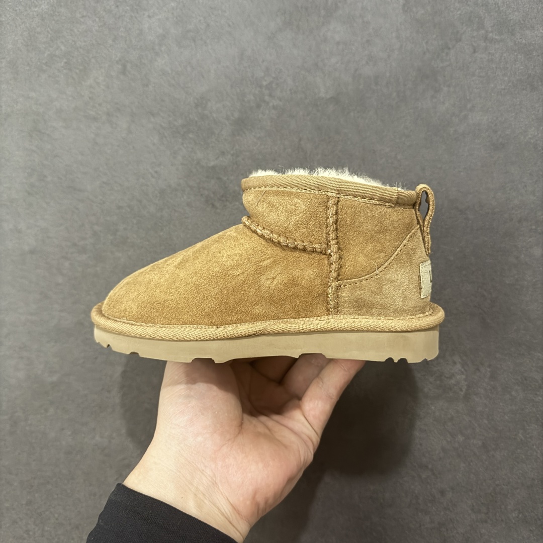 图片[2]-【SP原厂版】UGG 6109K 童鞋 秋冬羊皮毛一体雪地靴 市场天花板品质 欢迎对比🆚 全鞋采用ZP同厂 隆丰A级澳洲进口羊皮毛一体 品牌代工厂生产线 完全遵循ZP工艺流程 代工厂原厂版师 秉承无原鞋不开发选择 注重每一处细节 市面最正版型 TREADLITE\”轻翼\”科技外底 轻便/耐用/柔韧/桩型【售后郑重承诺】一个月内若出现重大脱胶/断底等质量问题 直接为您换新！ 尺码：25-34-选品中心