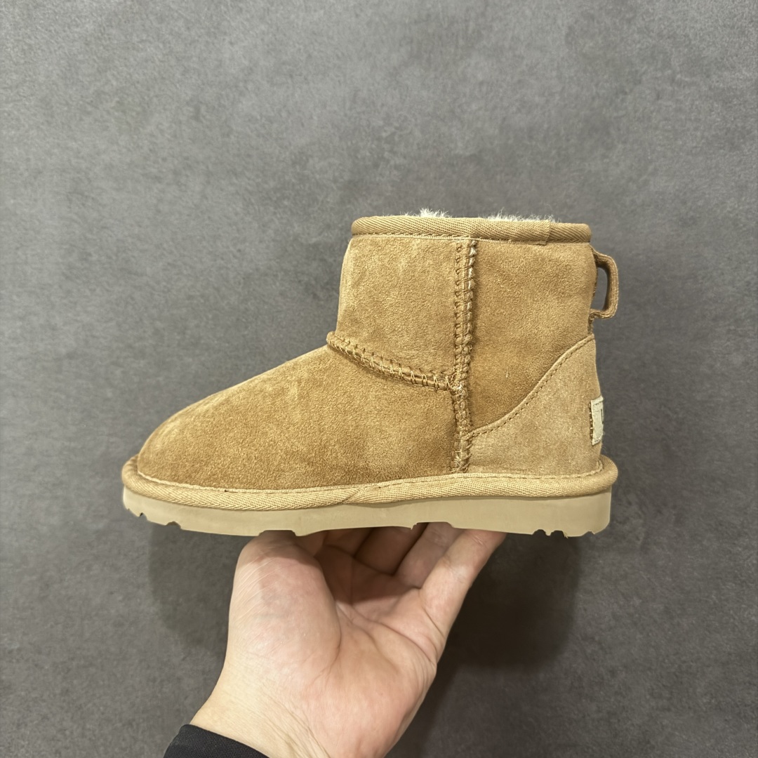 图片[2]-【SP原厂版】UGG 6222K 童鞋 秋冬羊皮毛一体雪地靴 市场天花板品质 欢迎对比🆚 全鞋采用ZP同厂 隆丰A级澳洲进口羊皮毛一体 品牌代工厂生产线 完全遵循ZP工艺流程 代工厂原厂版师 秉承无原鞋不开发选择 注重每一处细节 市面最正版型 TREADLITE\”轻翼\”科技外底 轻便/耐用/柔韧/桩型【售后郑重承诺】一个月内若出现重大脱胶/断底等质量问题 直接为您换新！ 尺码：25-34-选品中心