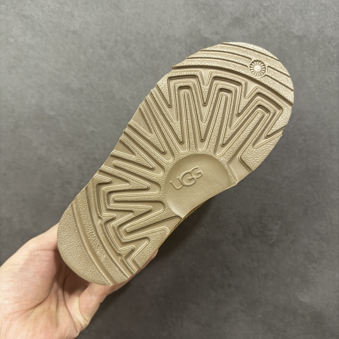 图片[9]-【SP原厂版】UGG 6222K 童鞋 秋冬羊皮毛一体雪地靴 市场天花板品质 欢迎对比🆚 全鞋采用ZP同厂 隆丰A级澳洲进口羊皮毛一体 品牌代工厂生产线 完全遵循ZP工艺流程 代工厂原厂版师 秉承无原鞋不开发选择 注重每一处细节 市面最正版型 TREADLITE\”轻翼\”科技外底 轻便/耐用/柔韧/桩型【售后郑重承诺】一个月内若出现重大脱胶/断底等质量问题 直接为您换新！ 尺码：25-34-选品中心