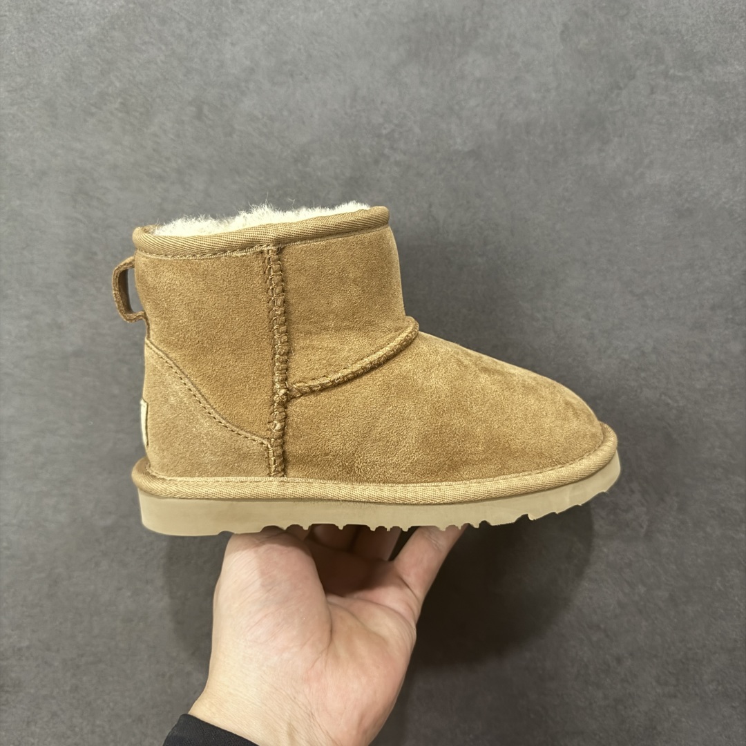 【SP原厂版】UGG 6222K 童鞋 秋冬羊皮毛一体雪地靴 市场天花板品质 欢迎对比🆚 全鞋采用ZP同厂 隆丰A级澳洲进口羊皮毛一体 品牌代工厂生产线 完全遵循ZP工艺流程 代工厂原厂版师 秉承无原鞋不开发选择 注重每一处细节 市面最正版型 TREADLITE\