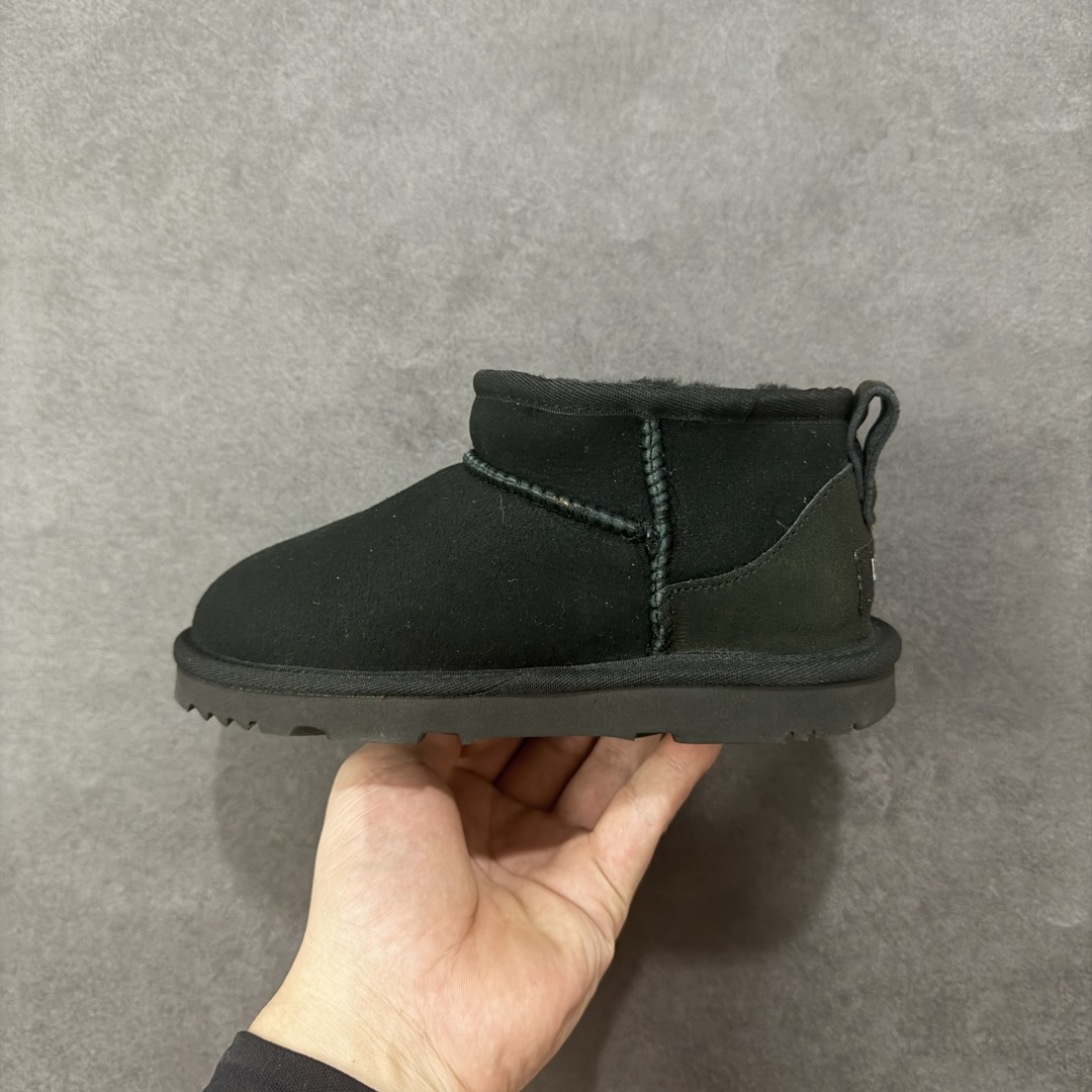 图片[2]-【SP原厂版】UGG 6109K 童鞋 秋冬羊皮毛一体雪地靴 市场天花板品质 欢迎对比🆚 全鞋采用ZP同厂 隆丰A级澳洲进口羊皮毛一体 品牌代工厂生产线 完全遵循ZP工艺流程 代工厂原厂版师 秉承无原鞋不开发选择 注重每一处细节 市面最正版型 TREADLITE\”轻翼\”科技外底 轻便/耐用/柔韧/桩型【售后郑重承诺】一个月内若出现重大脱胶/断底等质量问题 直接为您换新！ 尺码：25-34-选品中心