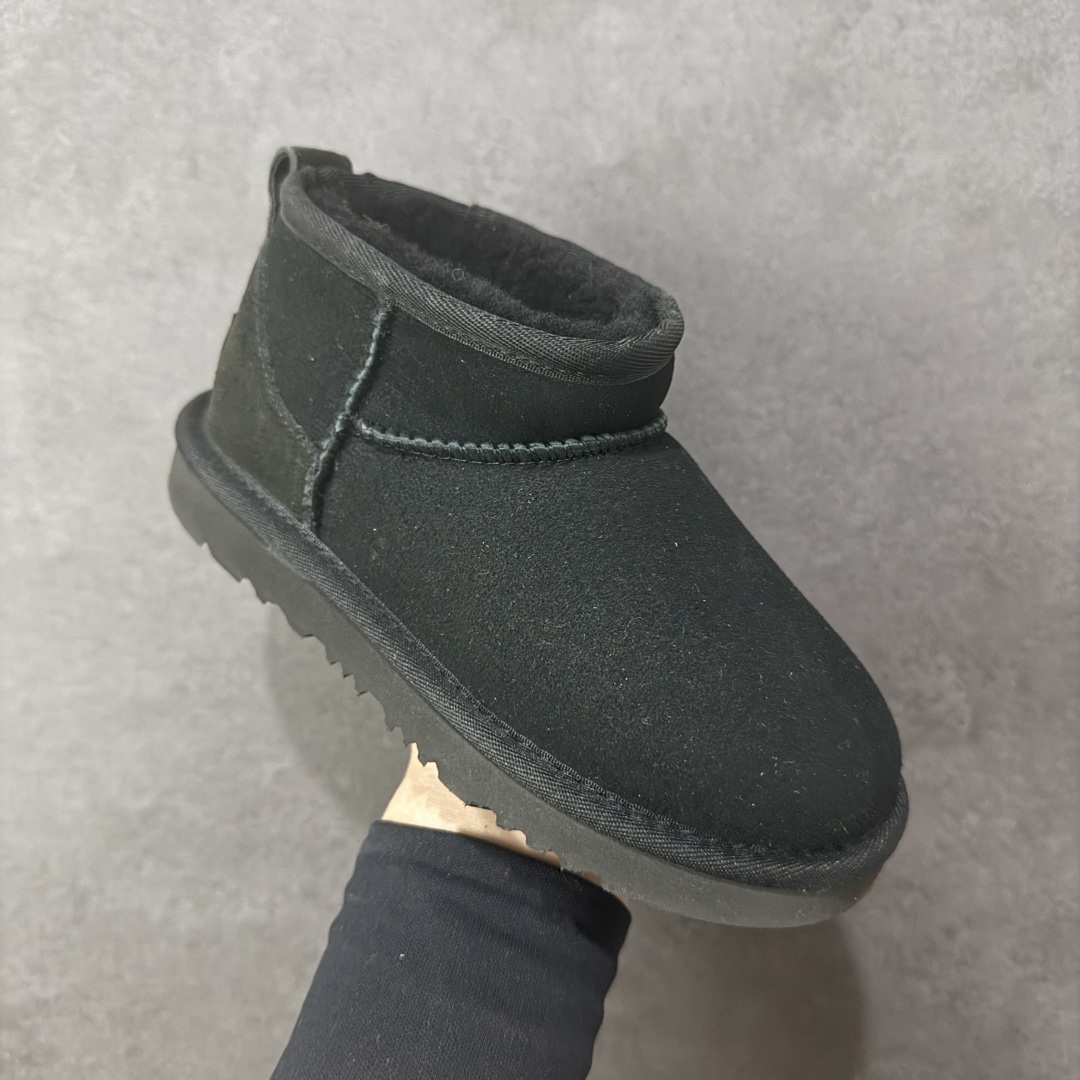 图片[3]-【SP原厂版】UGG 6109K 童鞋 秋冬羊皮毛一体雪地靴 市场天花板品质 欢迎对比🆚 全鞋采用ZP同厂 隆丰A级澳洲进口羊皮毛一体 品牌代工厂生产线 完全遵循ZP工艺流程 代工厂原厂版师 秉承无原鞋不开发选择 注重每一处细节 市面最正版型 TREADLITE\”轻翼\”科技外底 轻便/耐用/柔韧/桩型【售后郑重承诺】一个月内若出现重大脱胶/断底等质量问题 直接为您换新！ 尺码：25-34-选品中心