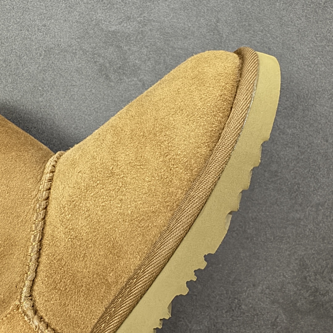 图片[5]-【SP原厂版】UGG 6501K 童鞋 秋冬羊皮毛一体雪地靴 市场天花板品质 欢迎对比🆚 全鞋采用ZP同厂 隆丰A级澳洲进口羊皮毛一体 品牌代工厂生产线 完全遵循ZP工艺流程 代工厂原厂版师 秉承无原鞋不开发选择 注重每一处细节 市面最正版型 TREADLITE\”轻翼\”科技外底 轻便/耐用/柔韧/桩型【售后郑重承诺】一个月内若出现重大脱胶/断底等质量问题 直接为您换新！ 尺码：25-34-选品中心