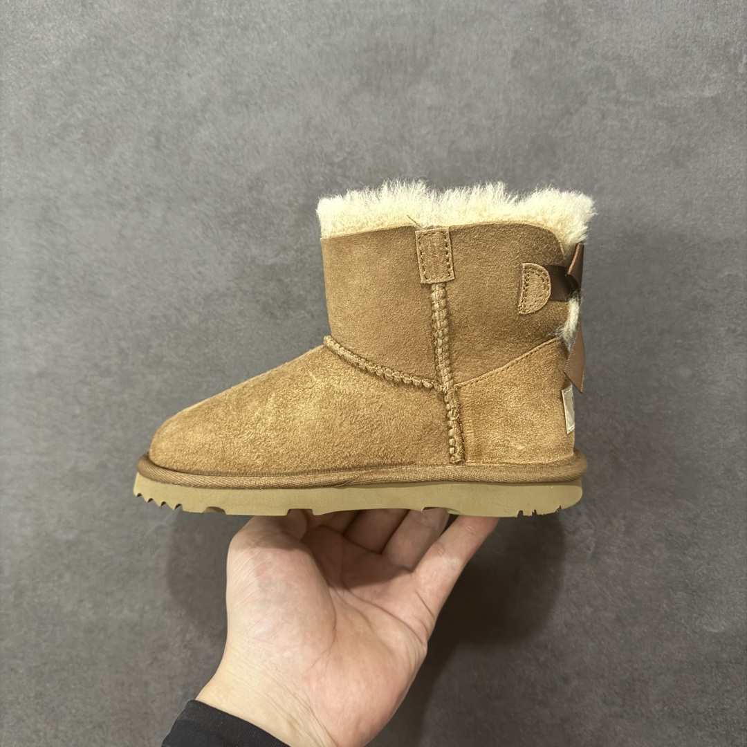 图片[2]-【SP原厂版】UGG 6501K 童鞋 秋冬羊皮毛一体雪地靴 市场天花板品质 欢迎对比🆚 全鞋采用ZP同厂 隆丰A级澳洲进口羊皮毛一体 品牌代工厂生产线 完全遵循ZP工艺流程 代工厂原厂版师 秉承无原鞋不开发选择 注重每一处细节 市面最正版型 TREADLITE\”轻翼\”科技外底 轻便/耐用/柔韧/桩型【售后郑重承诺】一个月内若出现重大脱胶/断底等质量问题 直接为您换新！ 尺码：25-34-选品中心