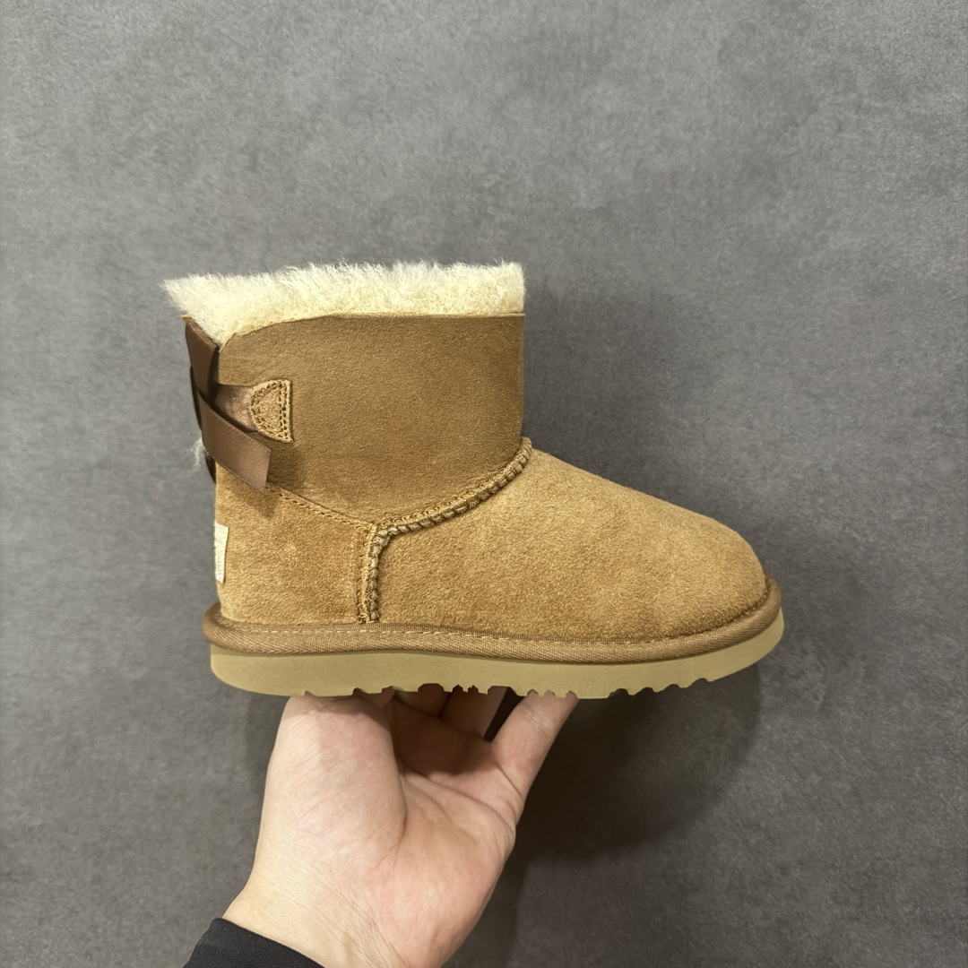 【SP原厂版】UGG 6501K 童鞋 秋冬羊皮毛一体雪地靴 市场天花板品质 欢迎对比🆚 全鞋采用ZP同厂 隆丰A级澳洲进口羊皮毛一体 品牌代工厂生产线 完全遵循ZP工艺流程 代工厂原厂版师 秉承无原鞋不开发选择 注重每一处细节 市面最正版型 TREADLITE\