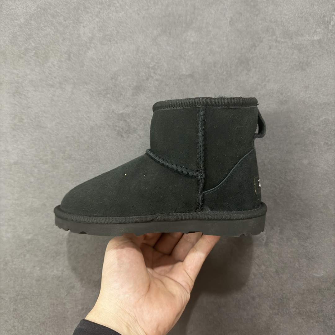 图片[2]-【SP原厂版】UGG 6222K 童鞋 秋冬羊皮毛一体雪地靴 市场天花板品质 欢迎对比🆚 全鞋采用ZP同厂 隆丰A级澳洲进口羊皮毛一体 品牌代工厂生产线 完全遵循ZP工艺流程 代工厂原厂版师 秉承无原鞋不开发选择 注重每一处细节 市面最正版型 TREADLITE\”轻翼\”科技外底 轻便/耐用/柔韧/桩型【售后郑重承诺】一个月内若出现重大脱胶/断底等质量问题 直接为您换新！ 尺码：25-34-选品中心