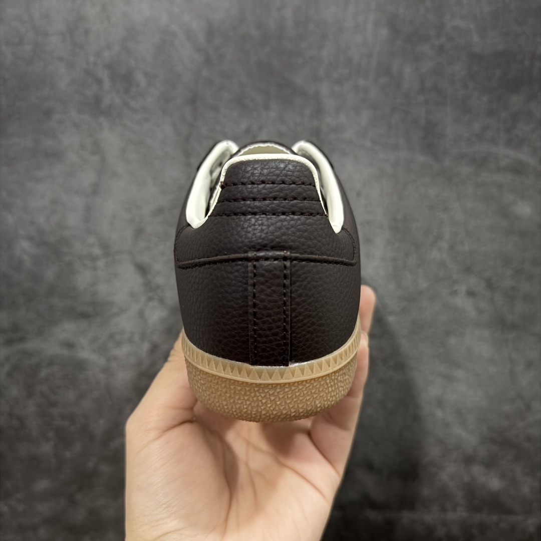 图片[4]-【渠道纯原】AD Original Samba OG 复古经典轻便板鞋 白酒红生胶 JR0891 口碑大厂出品 品控大底版型不断改良更新 全套原纸板楦头开发 确保原汁原味 完美呈现桑巴版型 一比一鞋头弧度高度鞋身弧度 此版本只针对中端市场 皮料材质有所更替 其他数据细节工艺流程均保持一致 绝不口嗨 细节品控鞋型随意对比 正确烫金高频细节 原装纳米超迁皮料 独家私模橡胶大底 原盒原配 尺码：35.5 36 36.5 37.5 38 38.5 39 40 40.5 41 42 42.5 43 44 44.5 45-选品中心