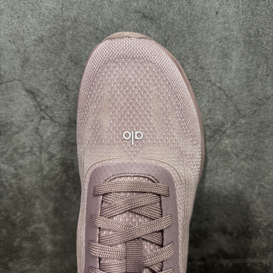 图片[5]-【LW版本】Alo Runner 明星同款 四季常青款增高低帮休闲生活鞋 豆沙红色  1：1复刻 细节一步到位 采用增高4CM防滑耐磨鞋底 随意搭配的都好看的鞋子  尺码：36 37 38 39 40 41 42 43 44 45-选品中心