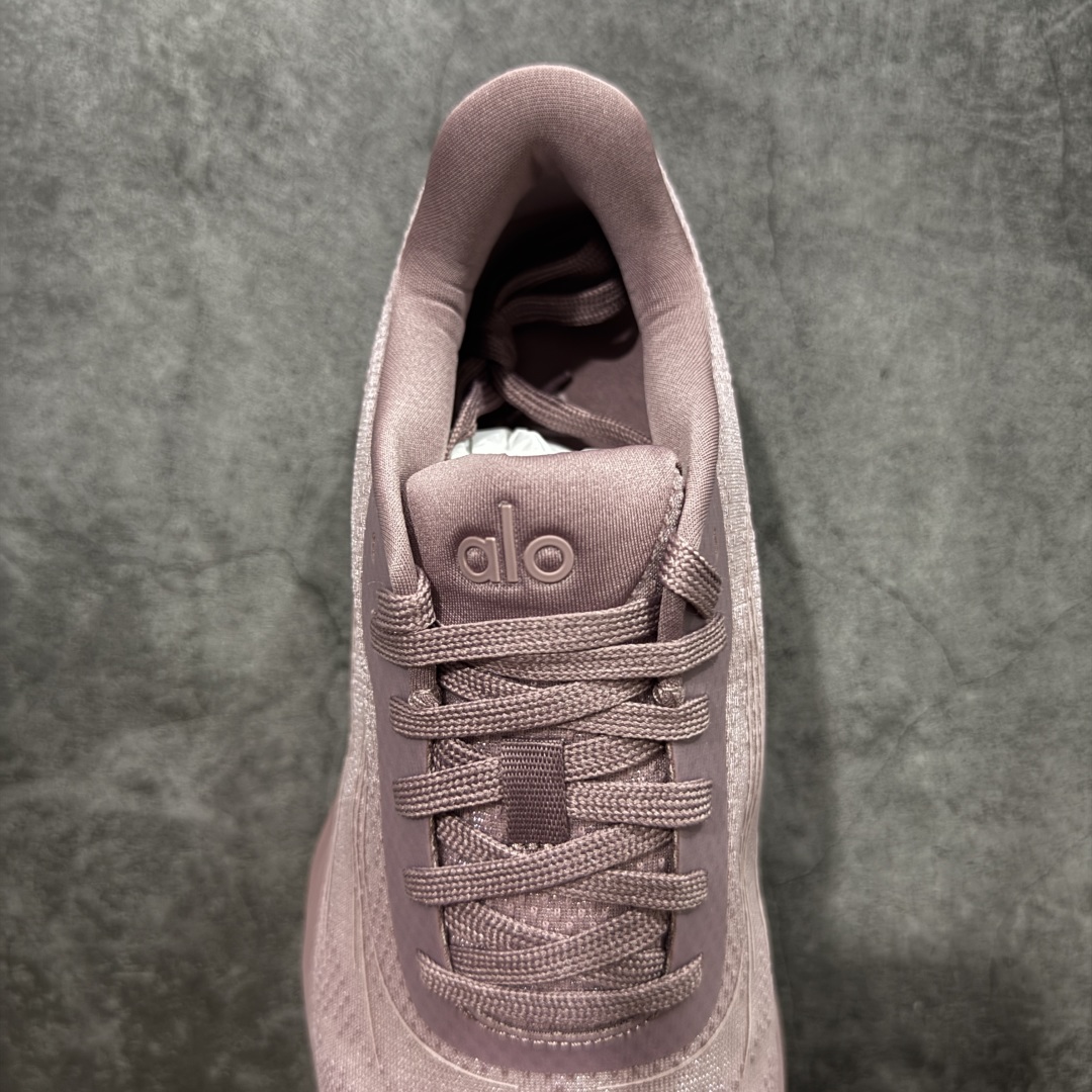 图片[8]-【LW版本】Alo Runner 明星同款 四季常青款增高低帮休闲生活鞋 豆沙红色  1：1复刻 细节一步到位 采用增高4CM防滑耐磨鞋底 随意搭配的都好看的鞋子  尺码：36 37 38 39 40 41 42 43 44 45-选品中心
