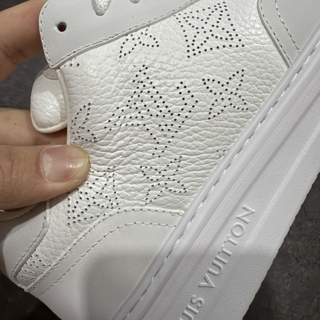 图片[3]-【海淘代购版】LOUIS VUITTON LV Beverly Hills 牛皮 圆头系带 低帮 时尚板鞋 男款 白色 海淘代购同渠道品质 高端零售 外贸充正专供 原版购入开发 ZP级全套包装 完美楦型 正确卡色 大底TPU 质感媲美原版 细节与原版一致 请注意区分市面通货材 尺码：38 39 40 41 42 43 44 45 46-选品中心